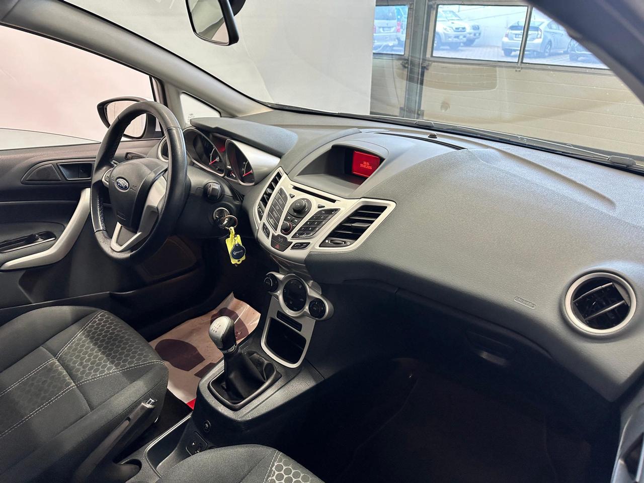 Ford Fiesta 5p 1.4 16v + Gpl