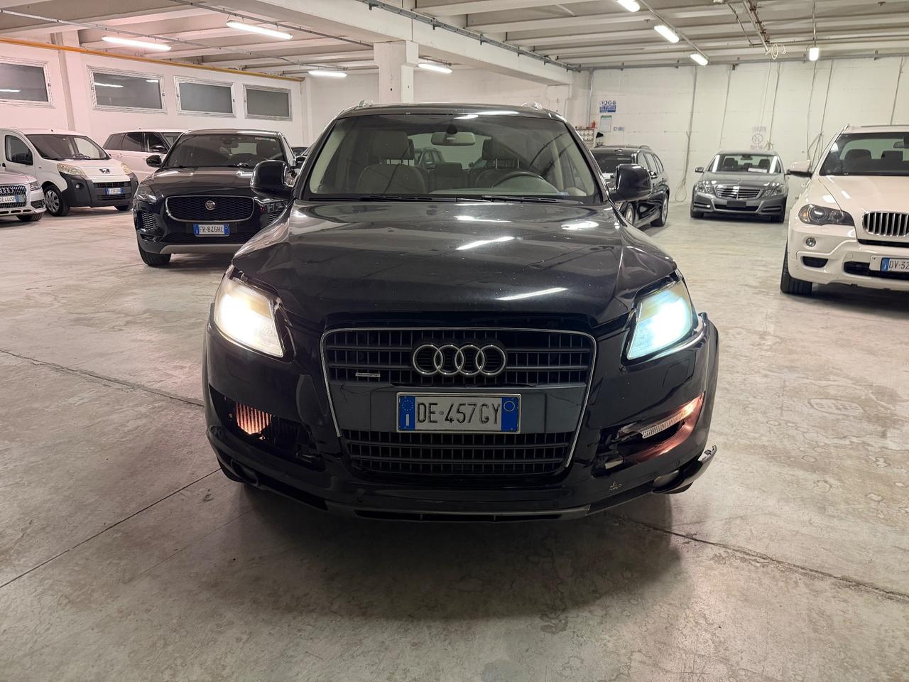 Audi Q7 3.0 V6 TDI 233CV quattro tiptronic