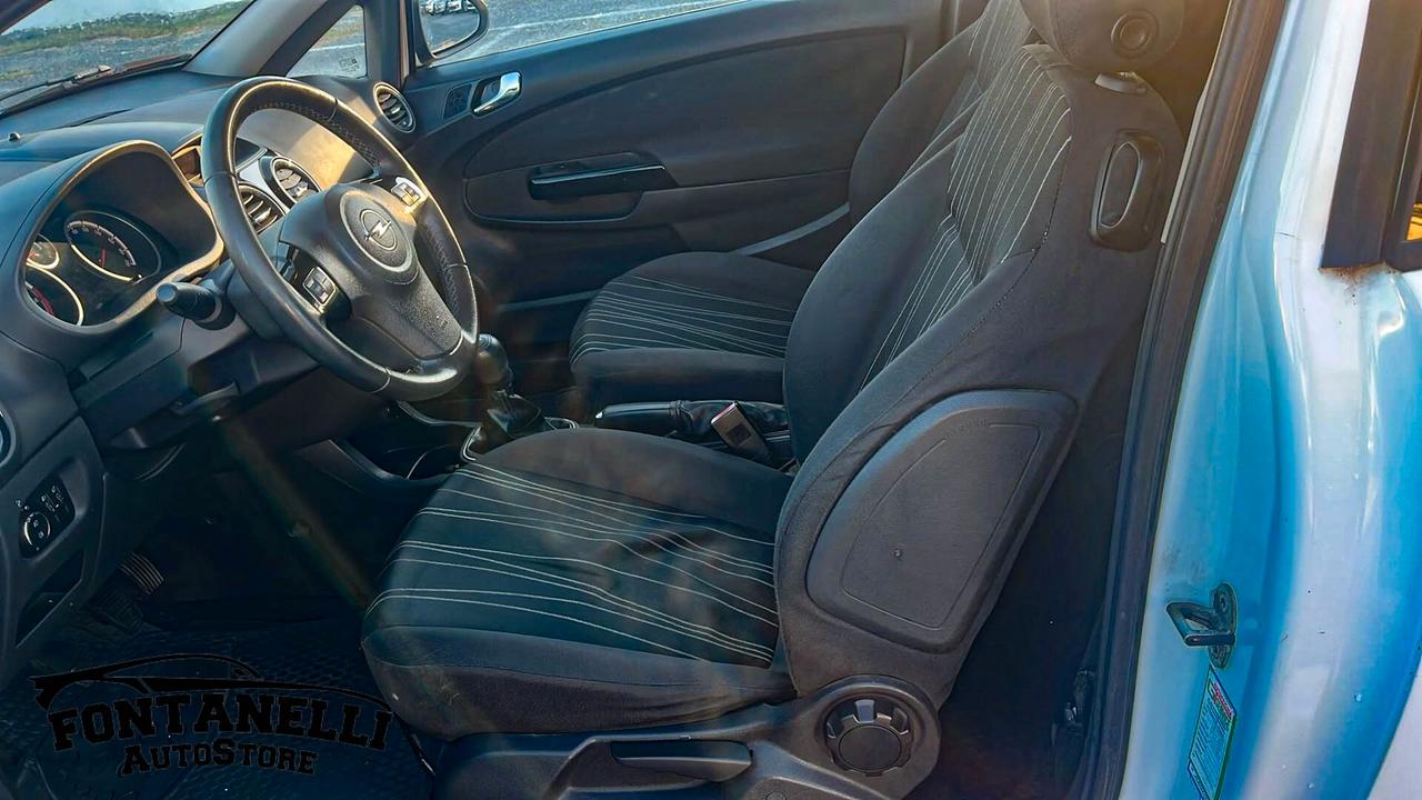 Opel Corsa 1.2 3 porte Club
