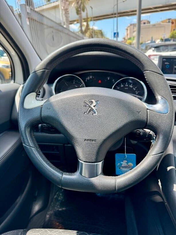 Peugeot 3008 1.6 HDi 115CV Allure