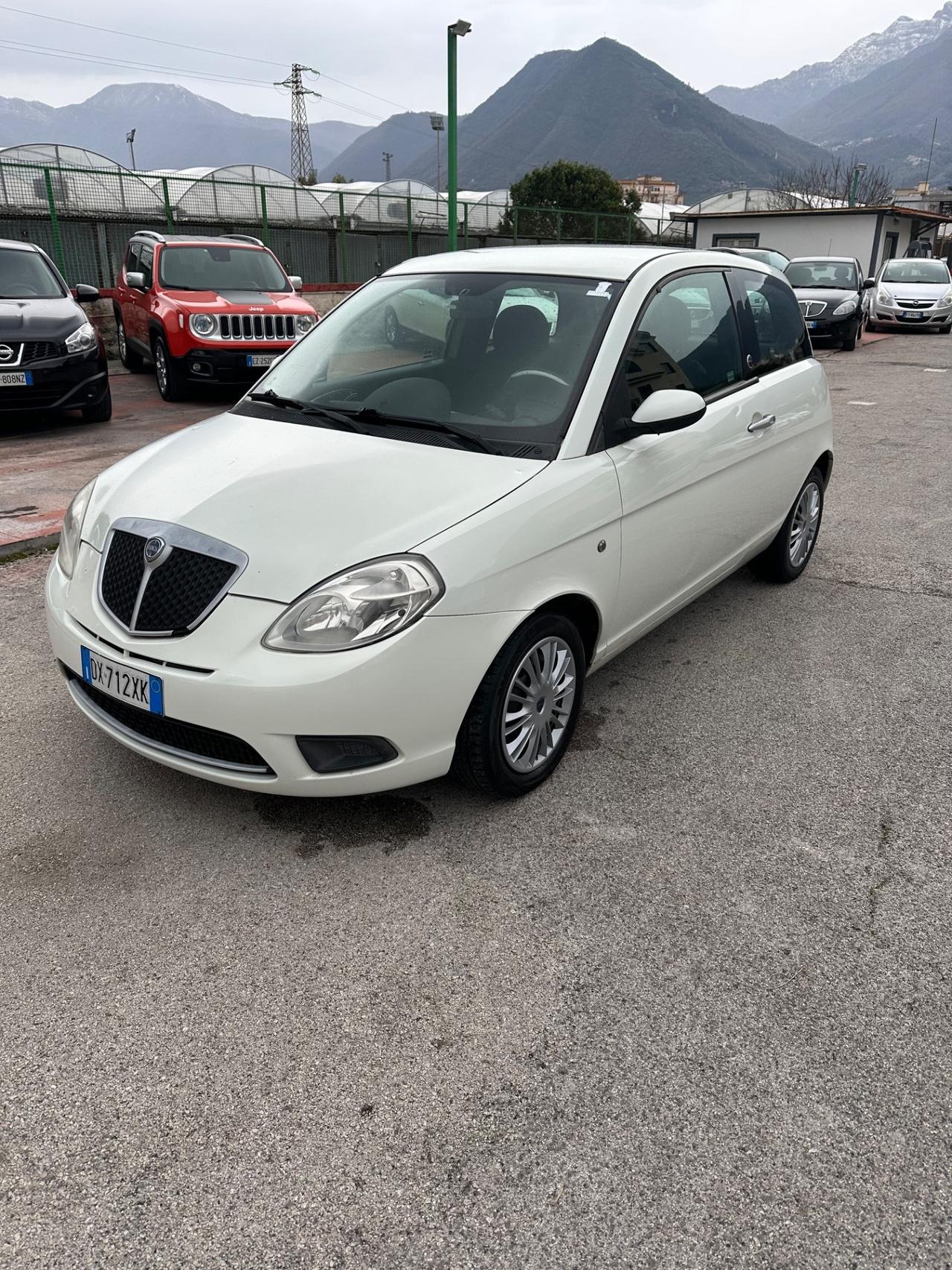 Lancia Ypsilon 1.4 Platino Ecochic GPL