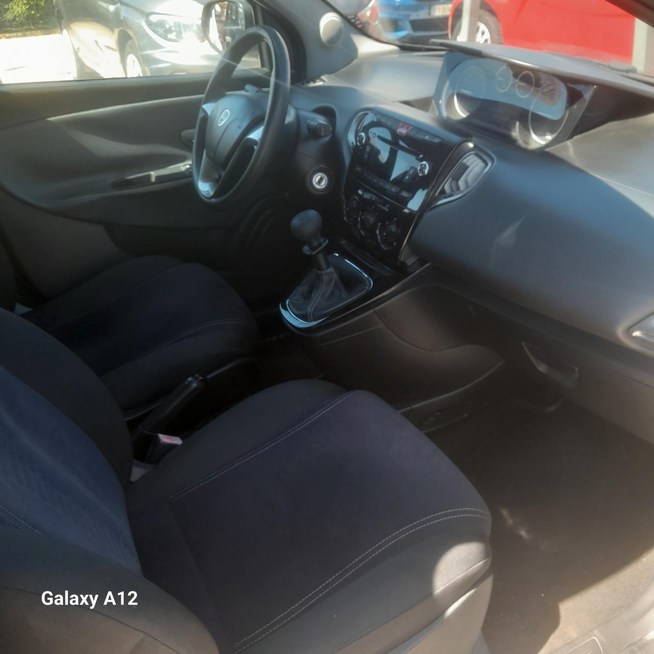 Lancia Ypsilon 1.2 69 CV 5 porte Gold