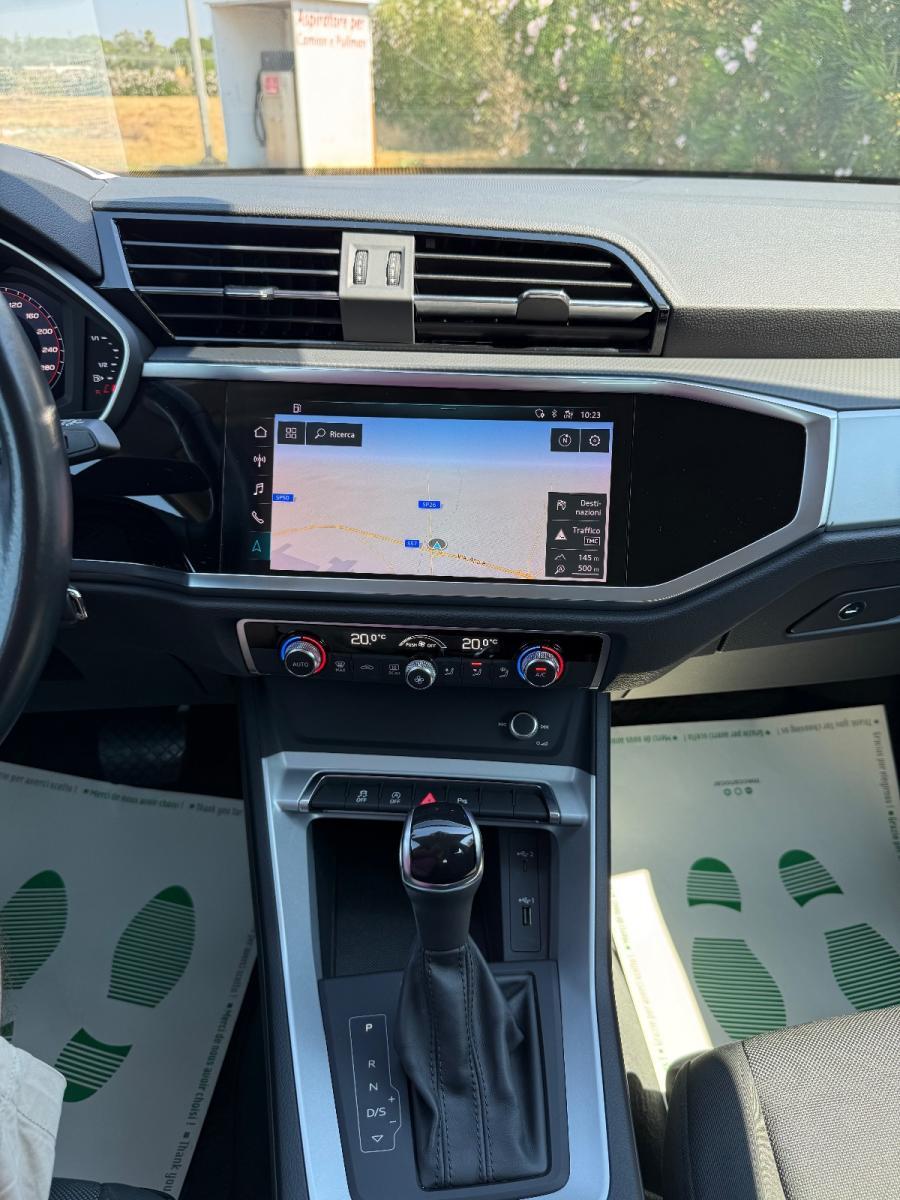 AUDI - Q3 - 35 TDI S tronic Business Advanced