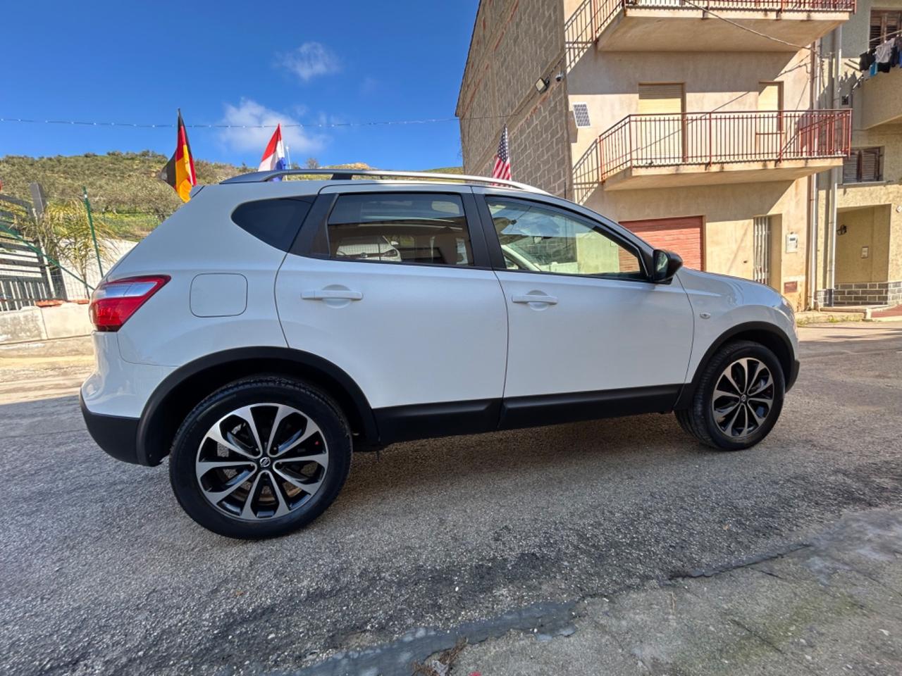 Nissan Qashqai 1.6 dCi DPF 360