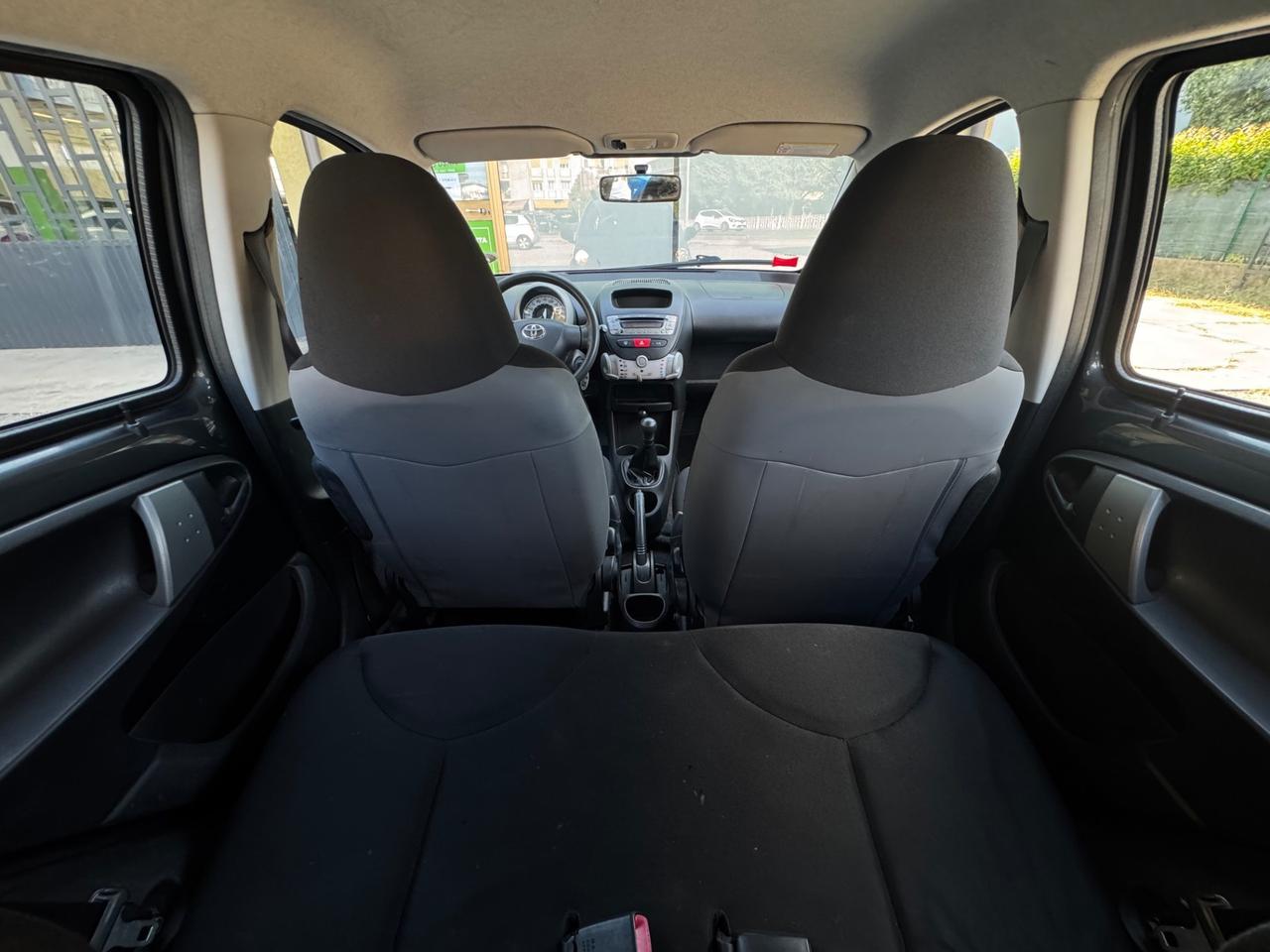 Toyota Aygo 1.0 12V VVT-i 5 porte 68 Cv 86000 km NEOPATENTATI