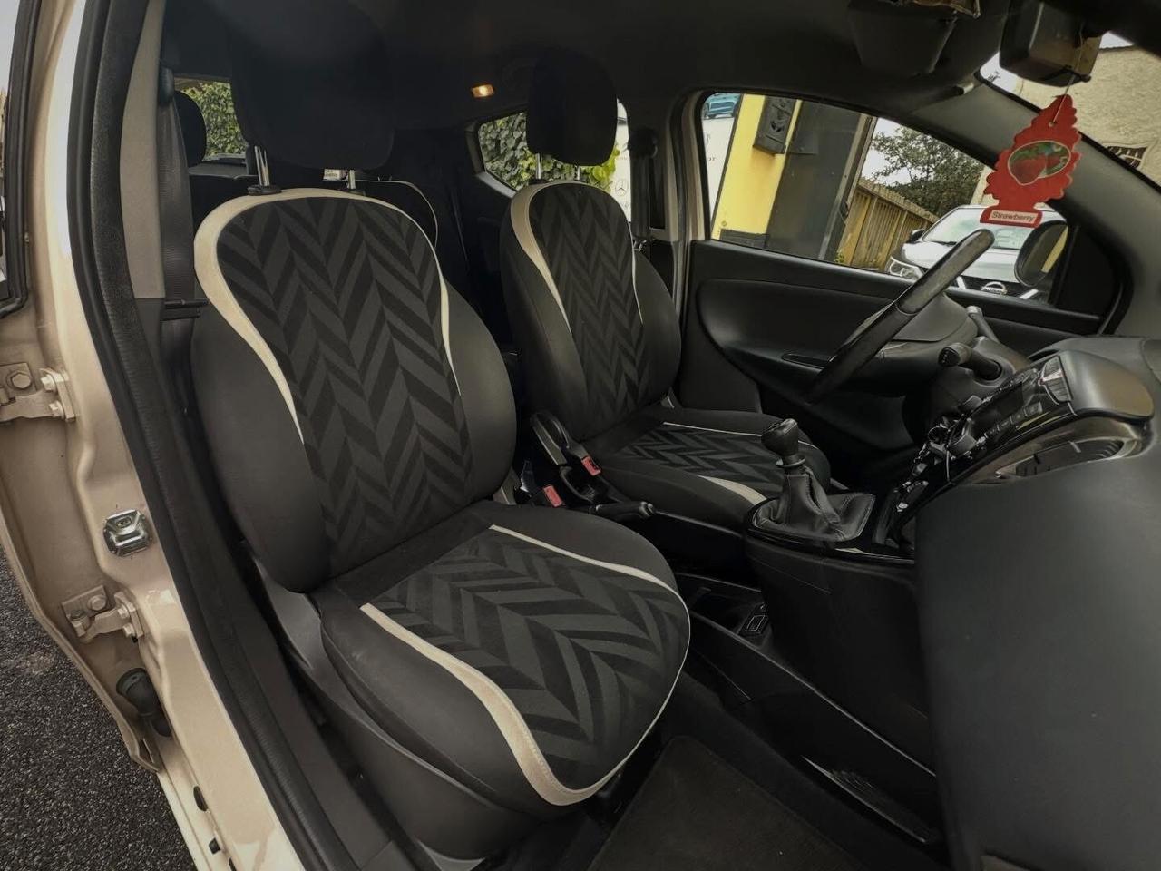 Lancia Ypsilon 1.2 69 CV 5 porte Gold FINANZIABILE