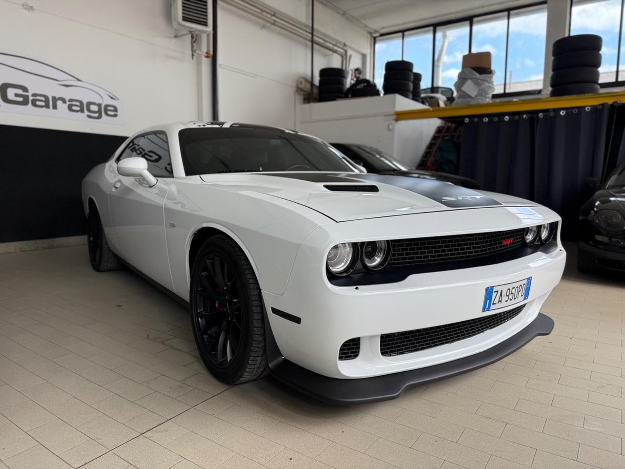 Dodge Challenger Srt hemi no super bollo