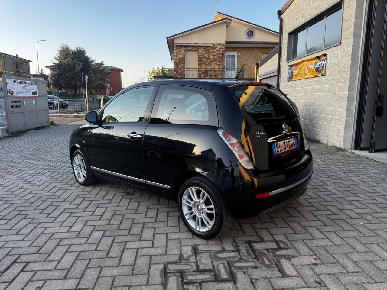 Lancia Ypsilon 1.2 69 CV 5 porte S&S Platinum