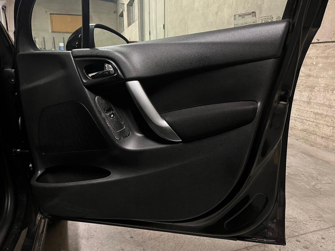 Citroen C3 1.4 VTi 95 Exclusive Style. Km 100.000