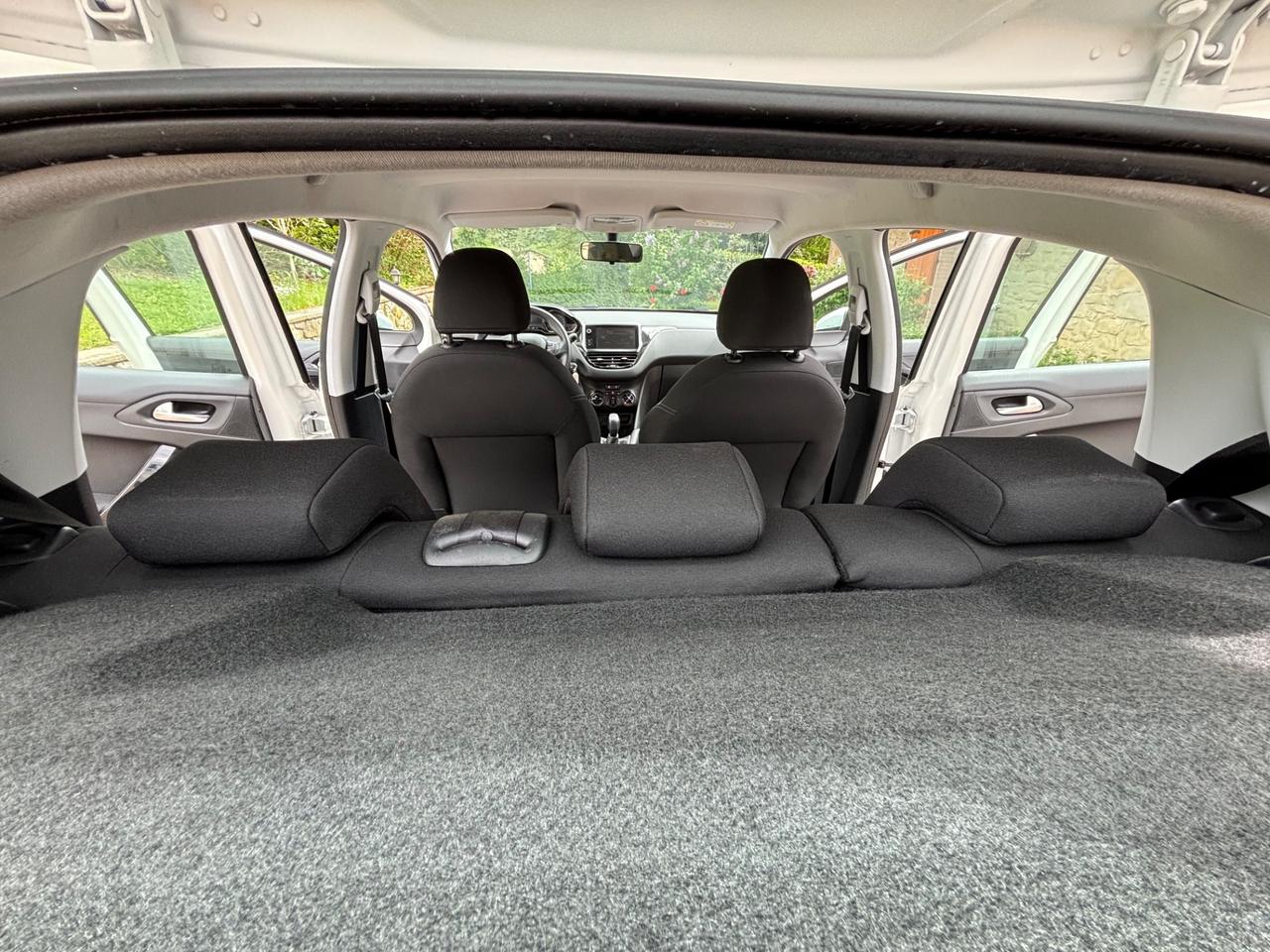 Peugeot 208 1.4 HDi 68 CV 5 p. 45.000 Km OK NEOPATENTATI