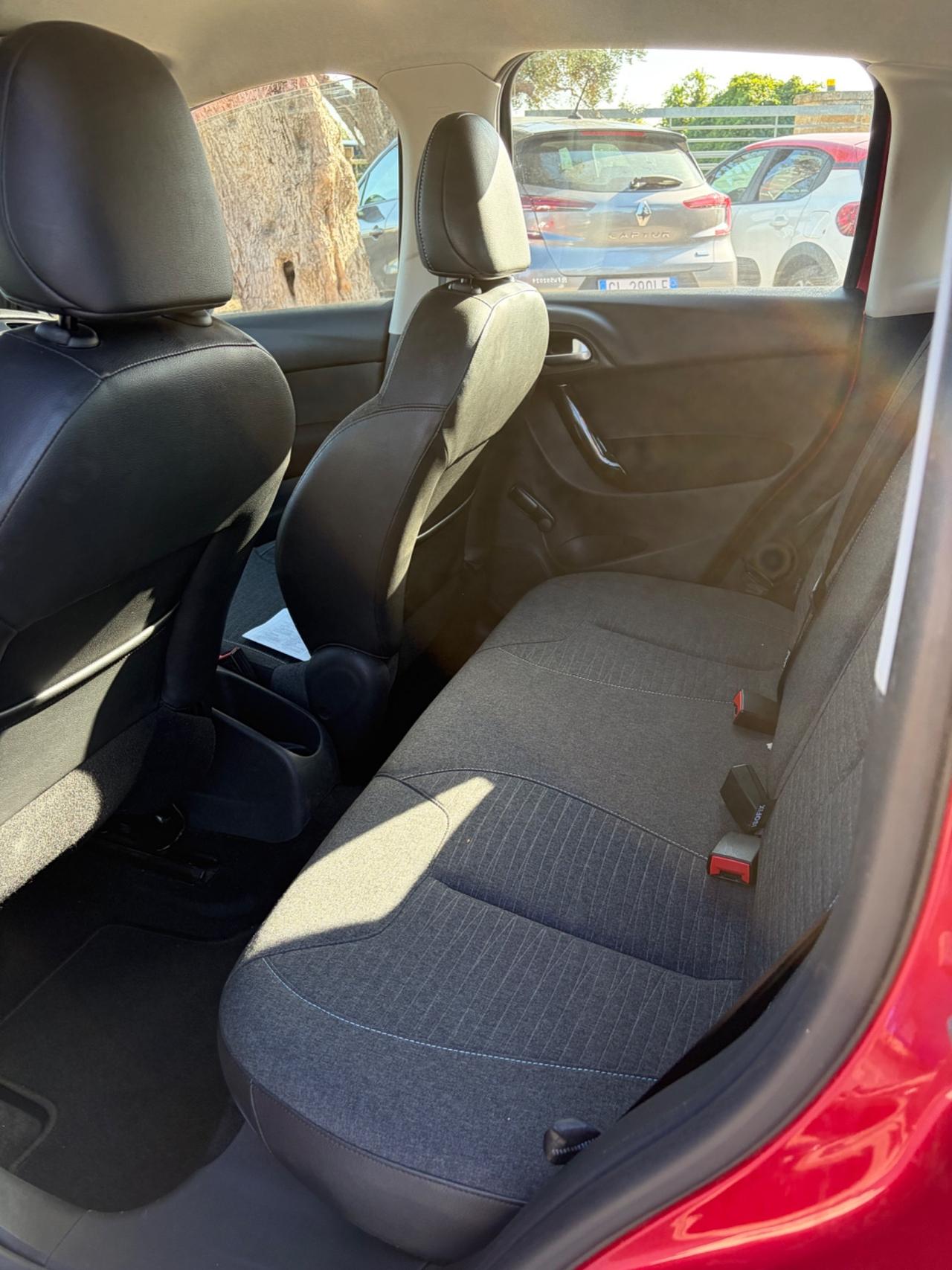 Citroen C3 Ecxlusive xfetta con soli 100000 Km !!!