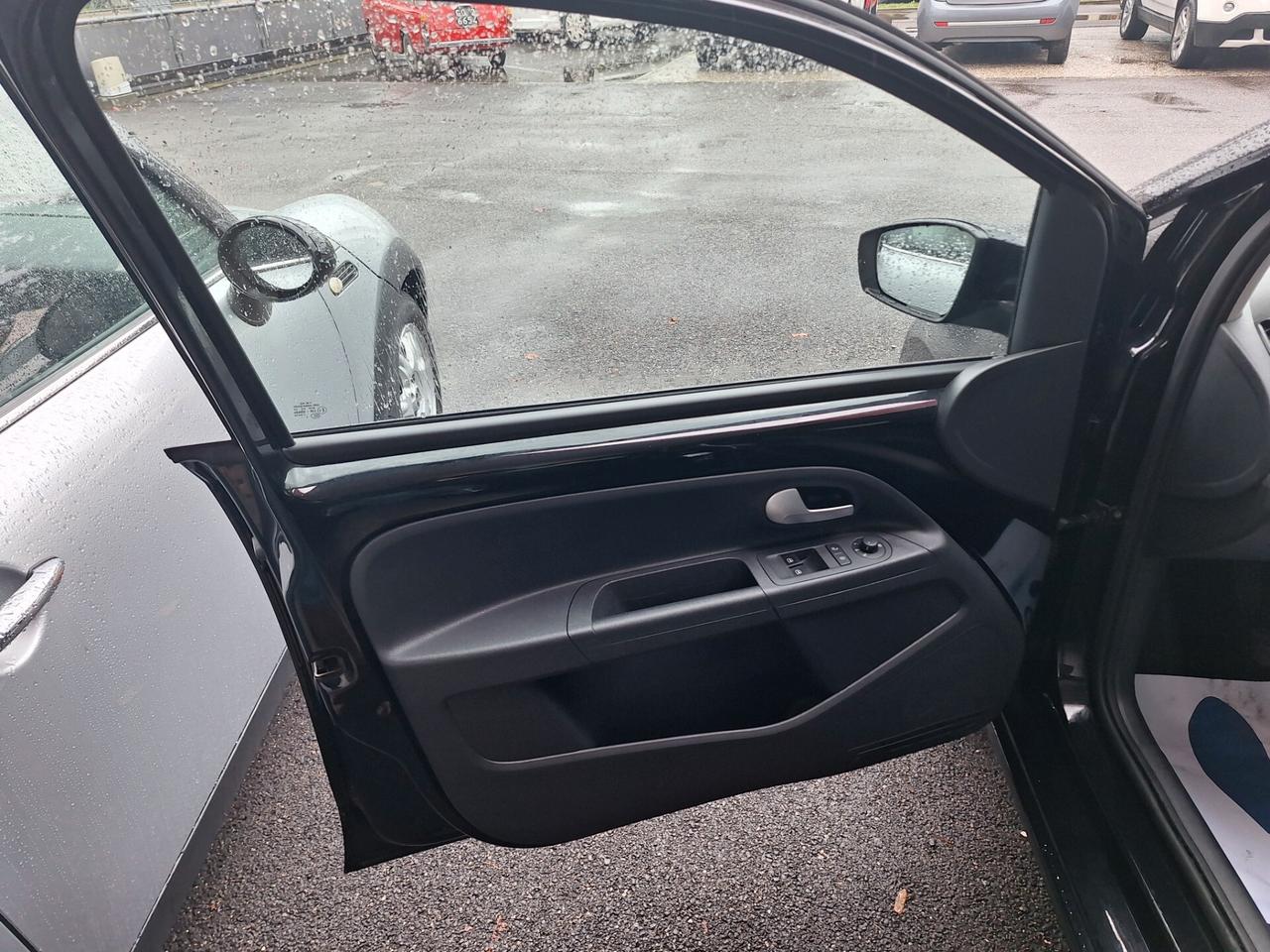 Volkswagen up! 1.0 75 CV 5p. high