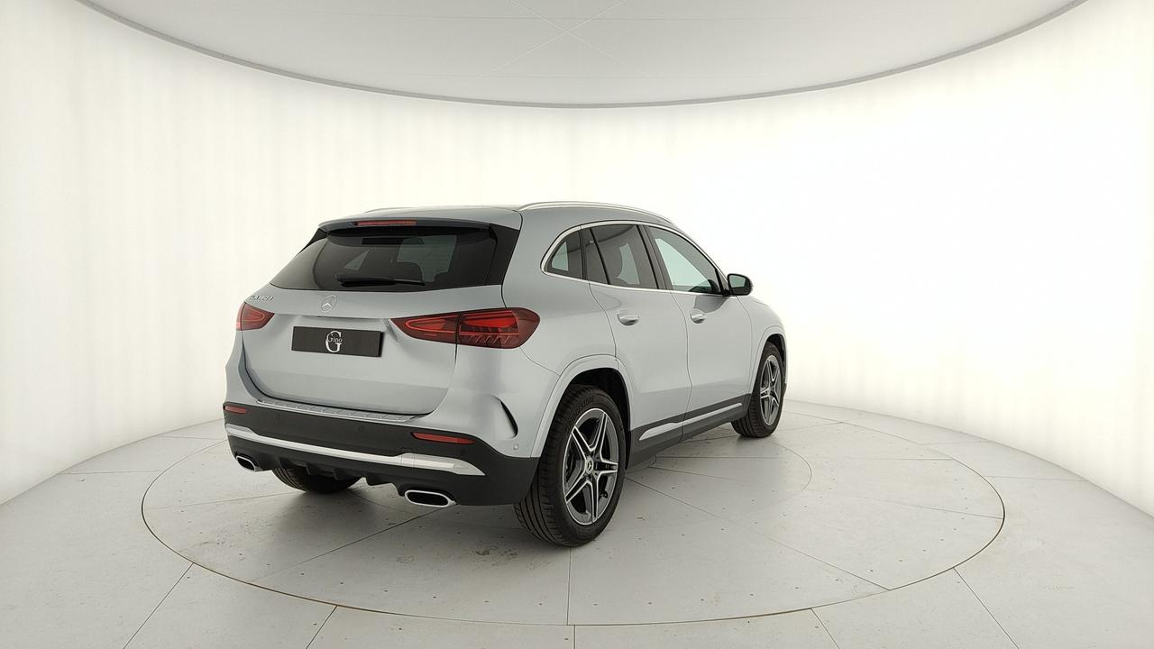 Mercedes-Benz GLA 180 d Automatic