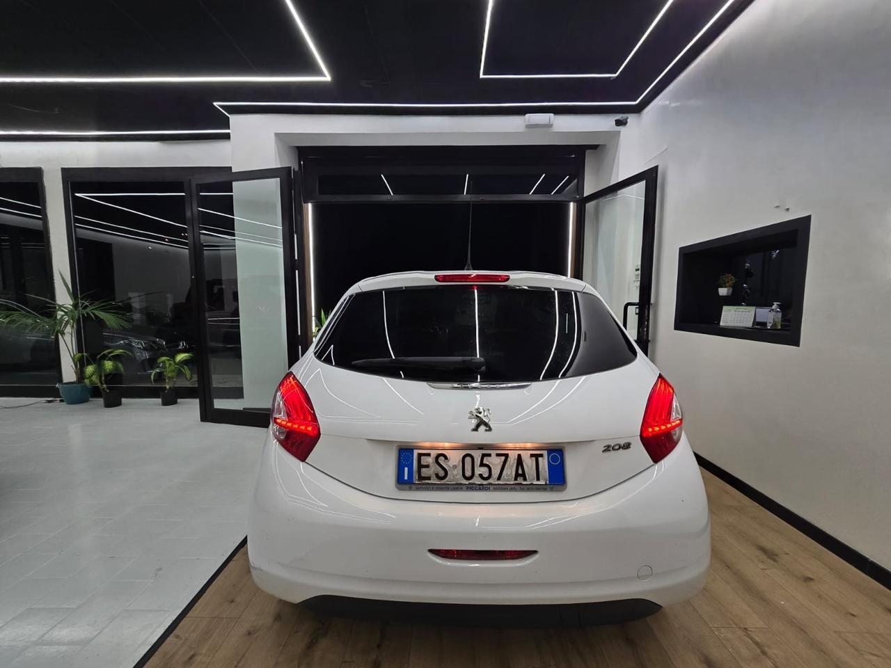 Peugeot 208 1.4 HDi 68 CV 5 porte Access