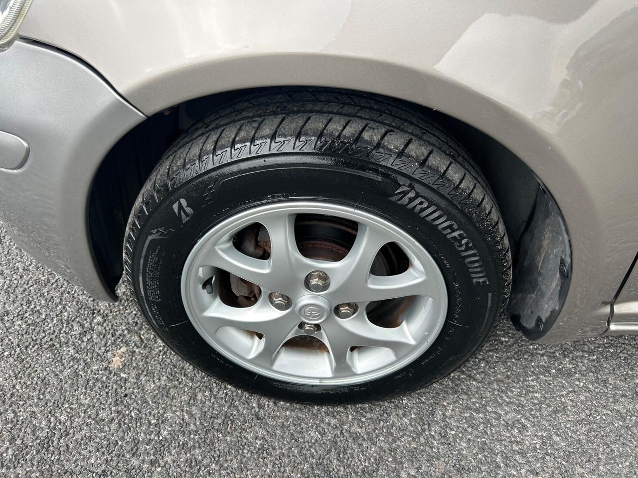 Toyota Yaris 1.0i 16V cat 3 porte Sol