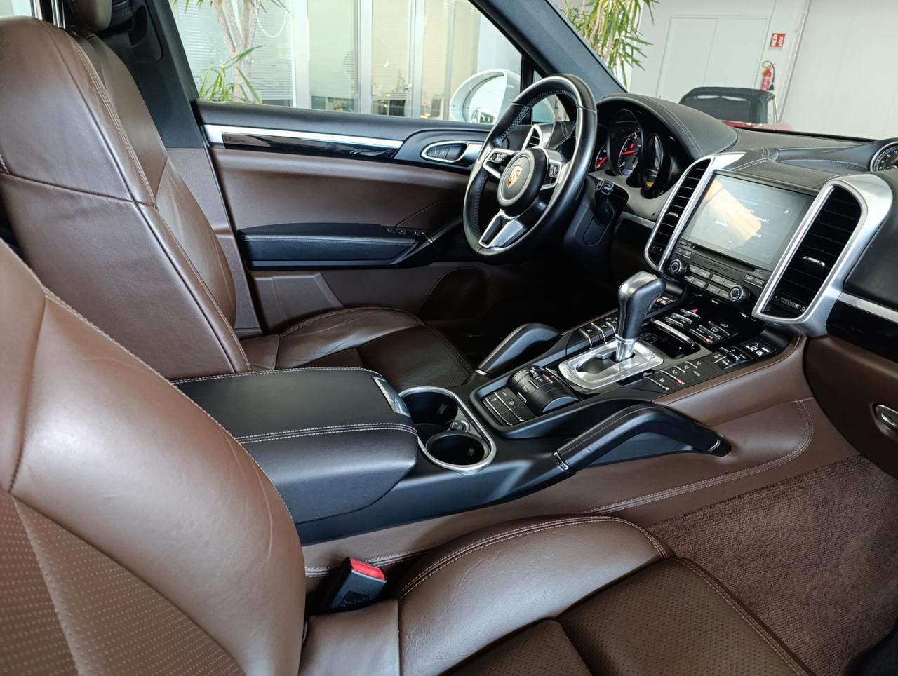 Porsche Cayenne 3.0 Platinum Edition tiptronic