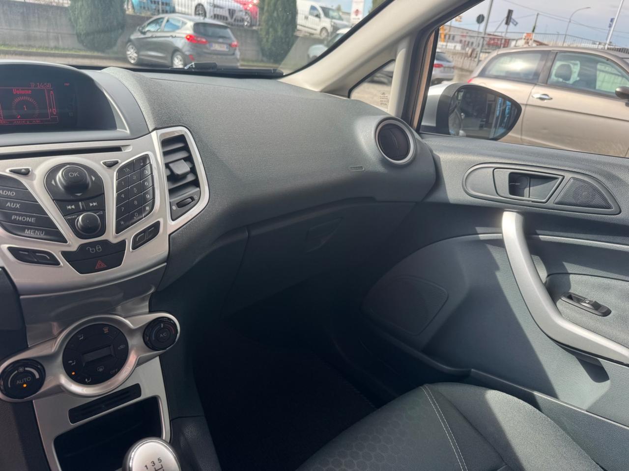 Ford Fiesta 1.4 TDCi 68CV 5 porte Titanium