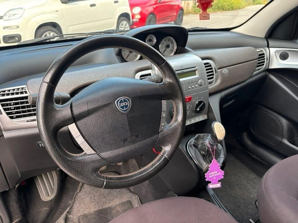 Lancia Ypsilon 1.4 Platino Ecochic GPL