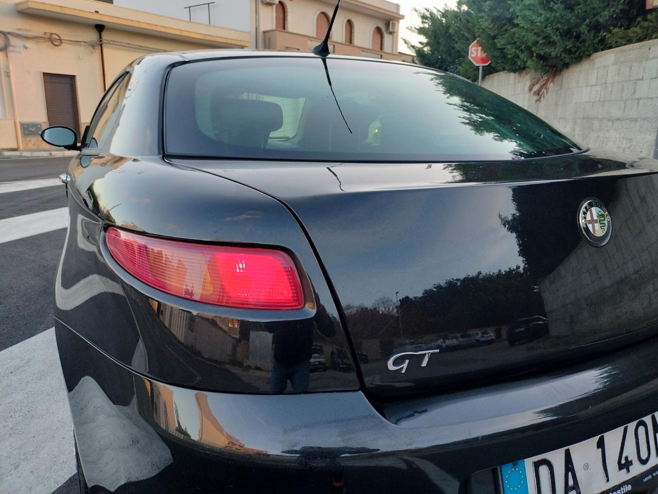 Alfa Romeo GT 1.9 MJT 16V Luxury