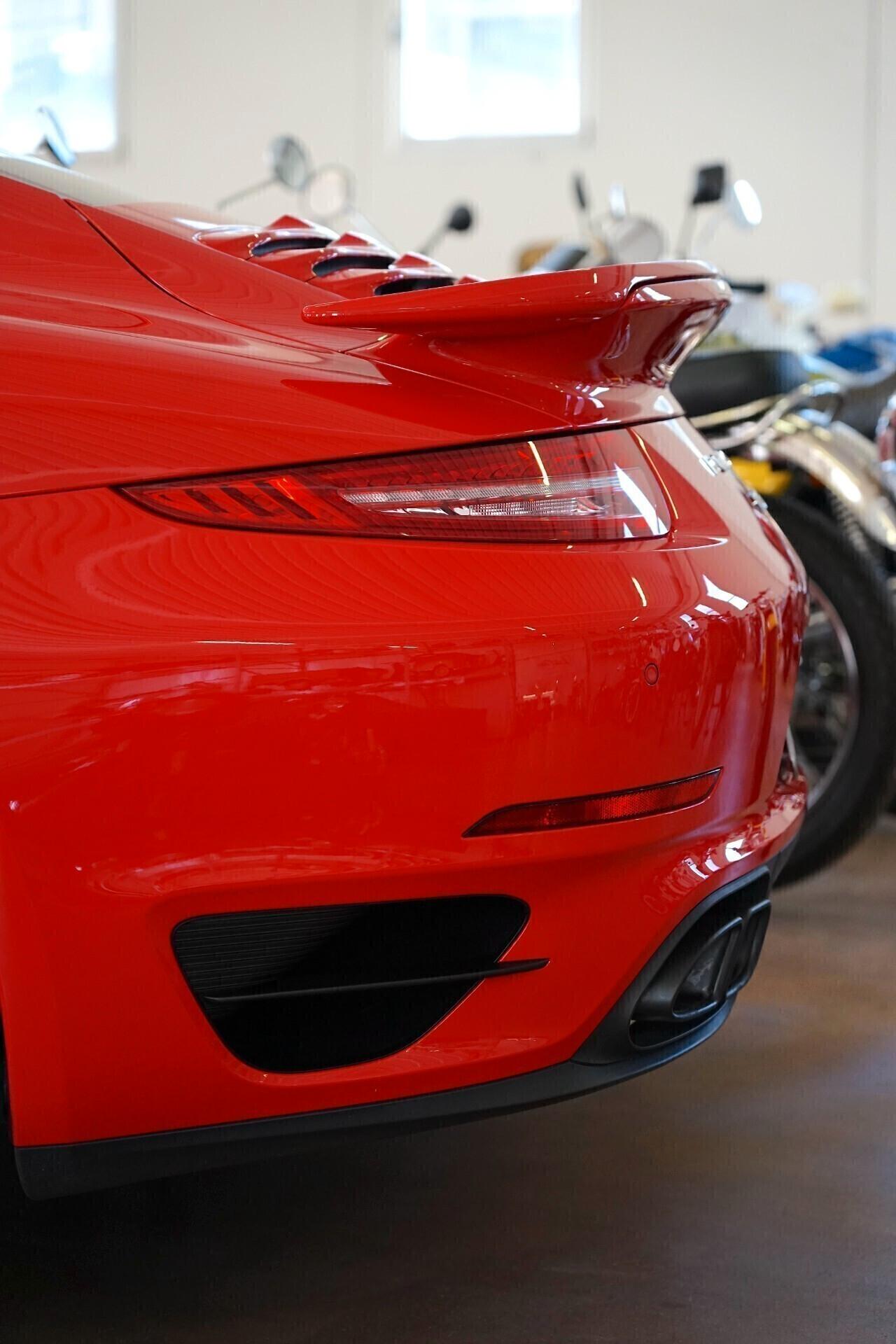 Porsche 911 Turbo S