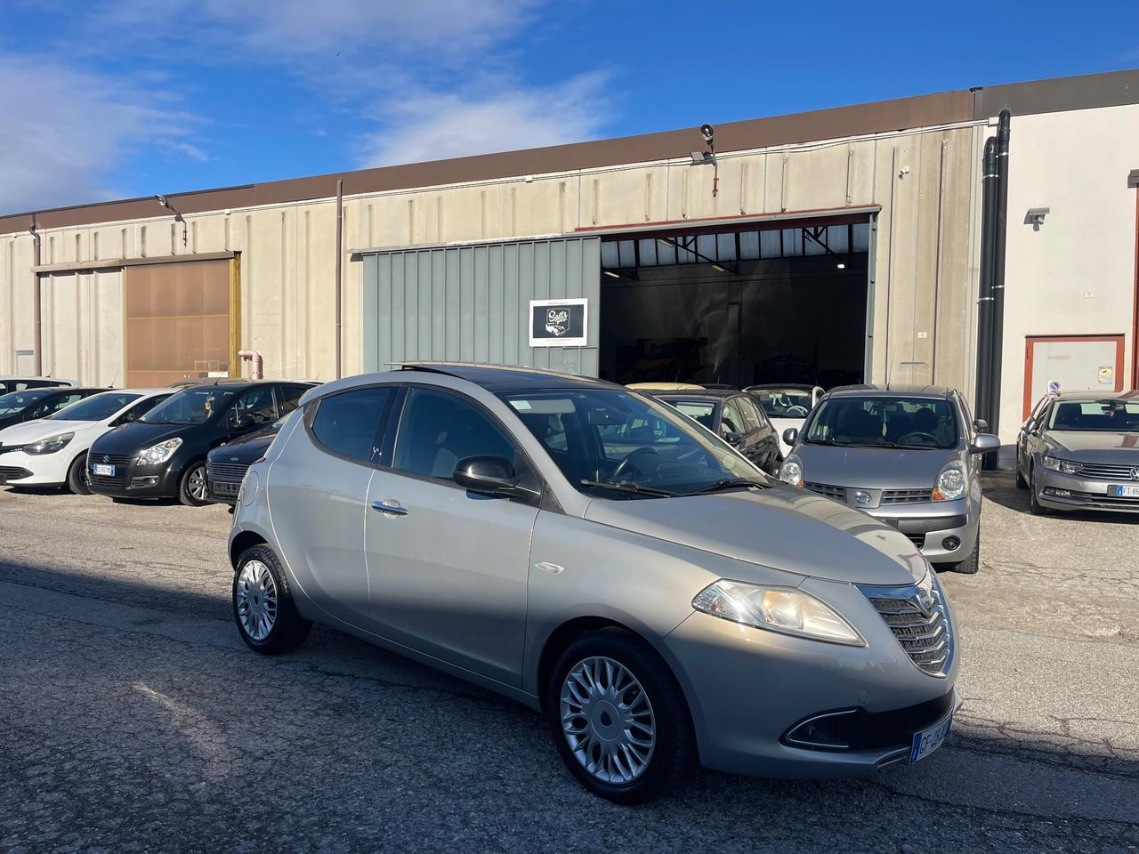 Lancia Ypsilon 1.3 MJT NEOPATENTATI