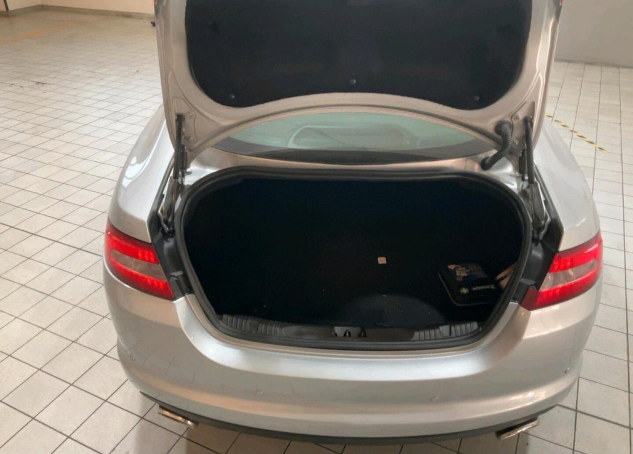 Jaguar XF 2.7D V6 Premium Luxury