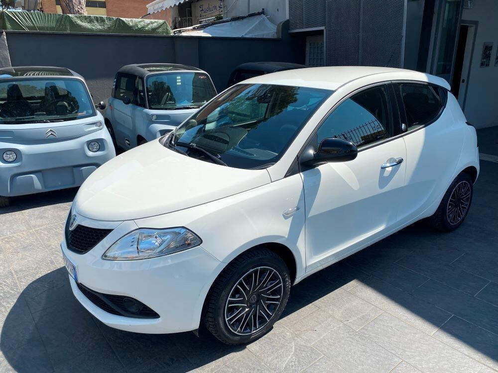 Lancia Ypsilon 1.2 69 CV 5 porte GPL Ecochic Gold