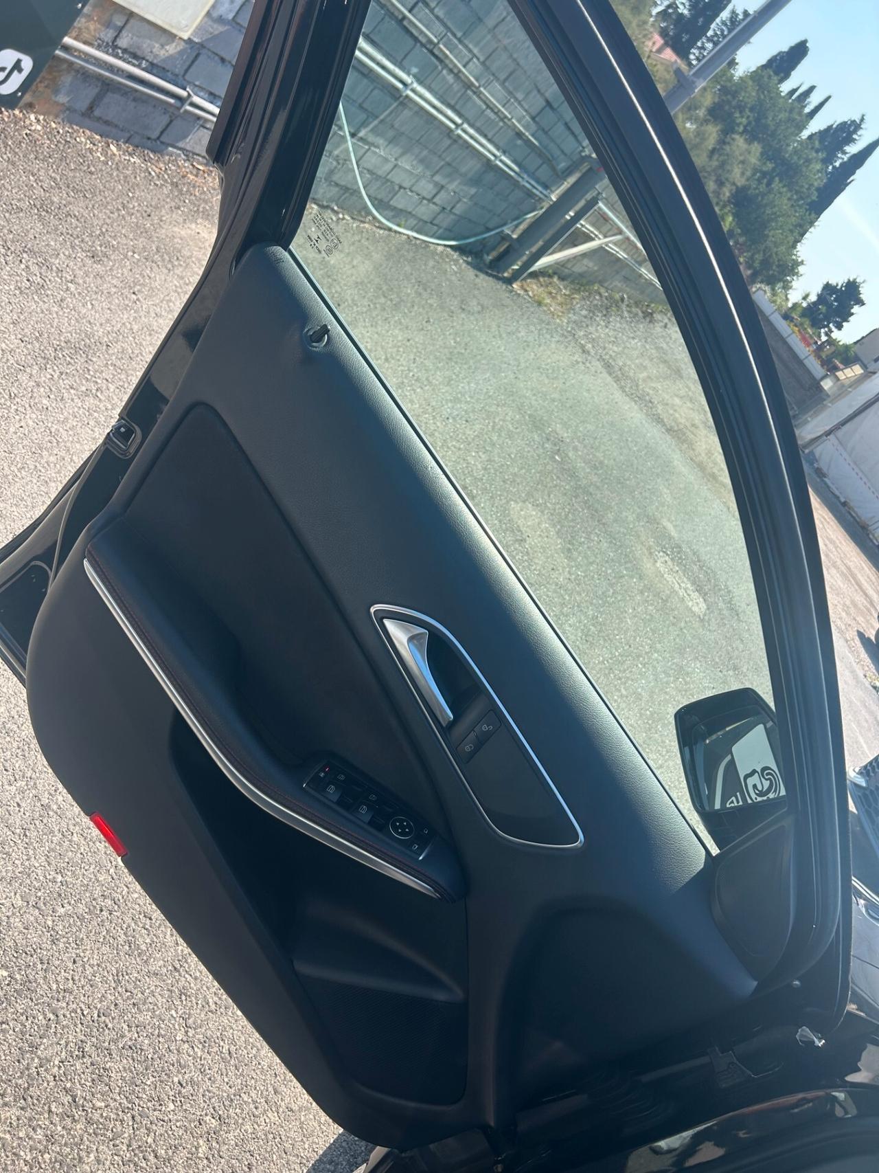 Mercedes-benz GLA 180 GLA 180 Premium Allestimento AMG