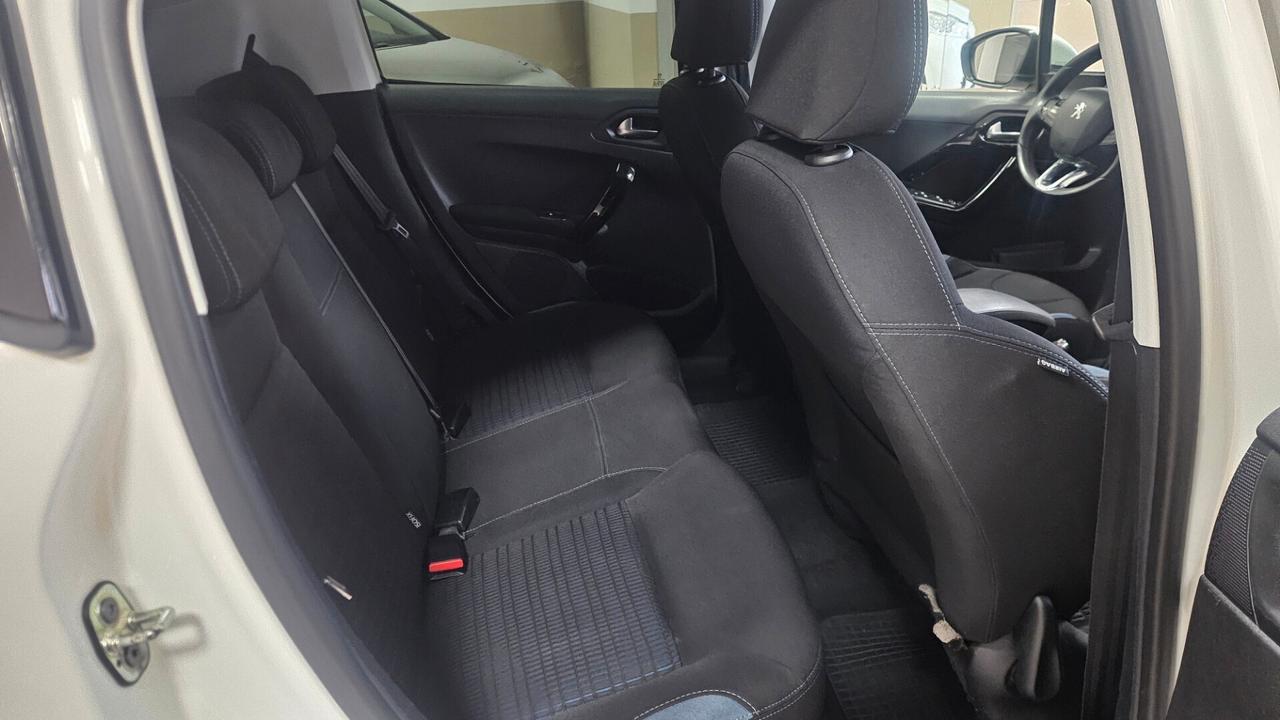 Peugeot 208 1.4 HDi 68 CV 5 porte Allure