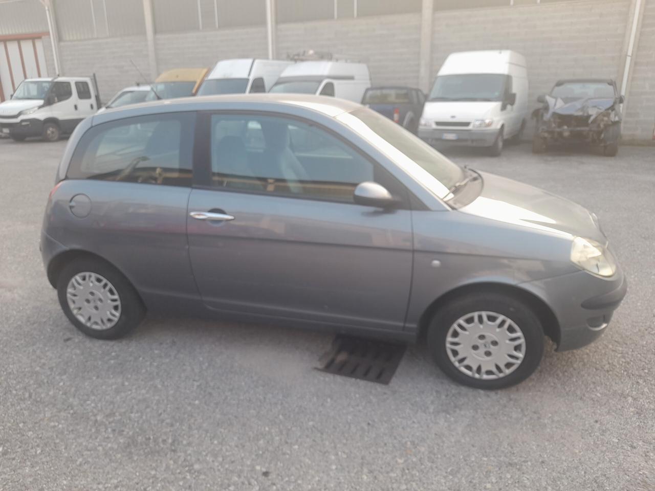 Lancia Ypsilon 1.2 Argento