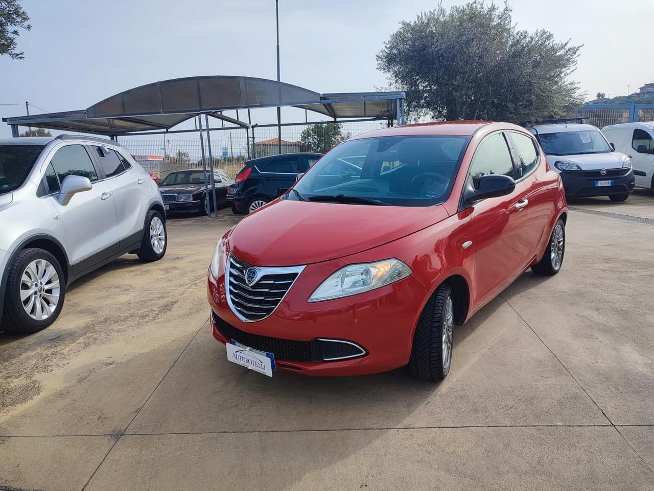 Lancia Ypsilon 1.2 69 CV 5 porte Gold