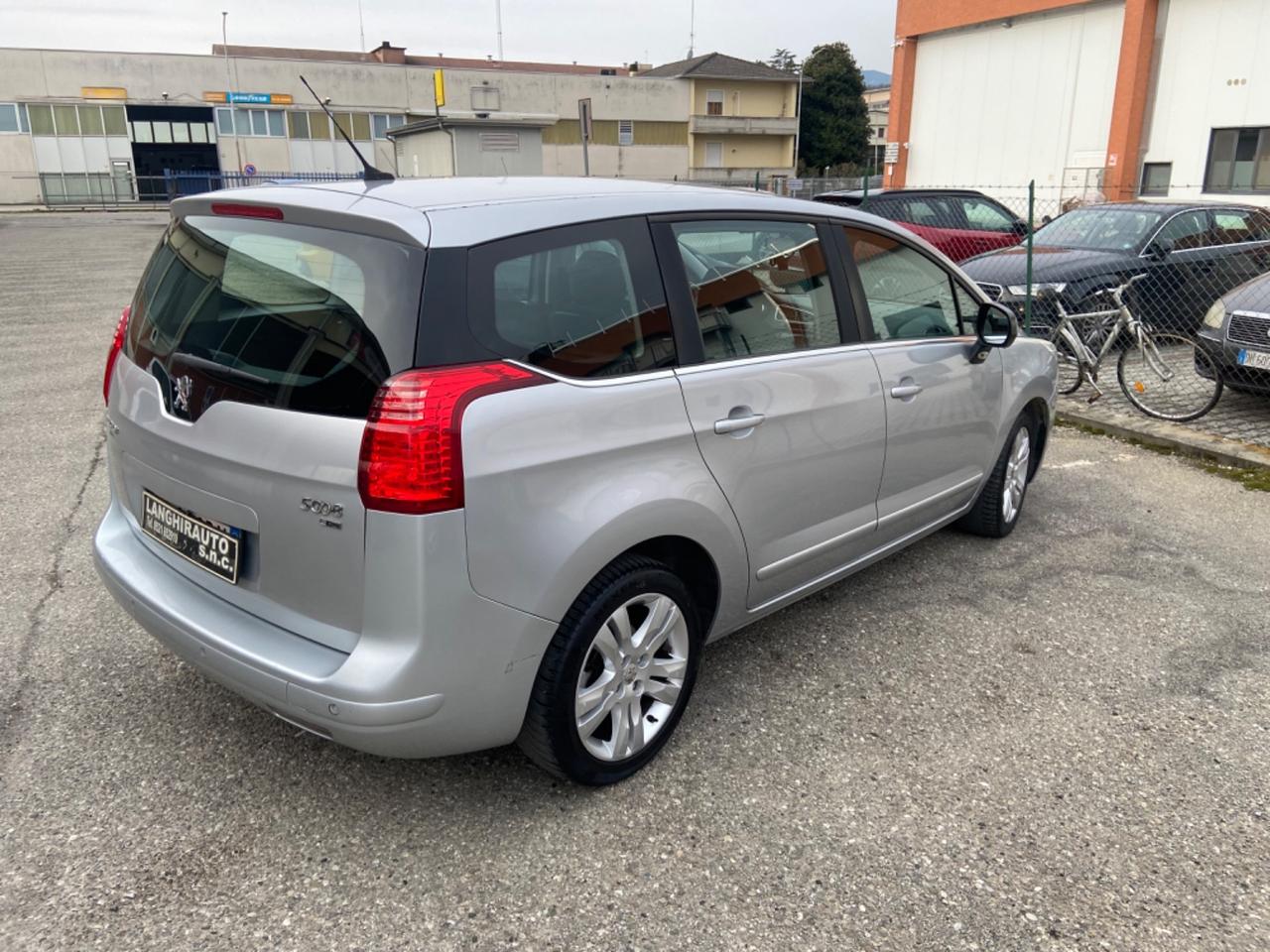 Peugeot 5008 1.6 e-HDi 112CV Stop&Start cambio robotizzato Active