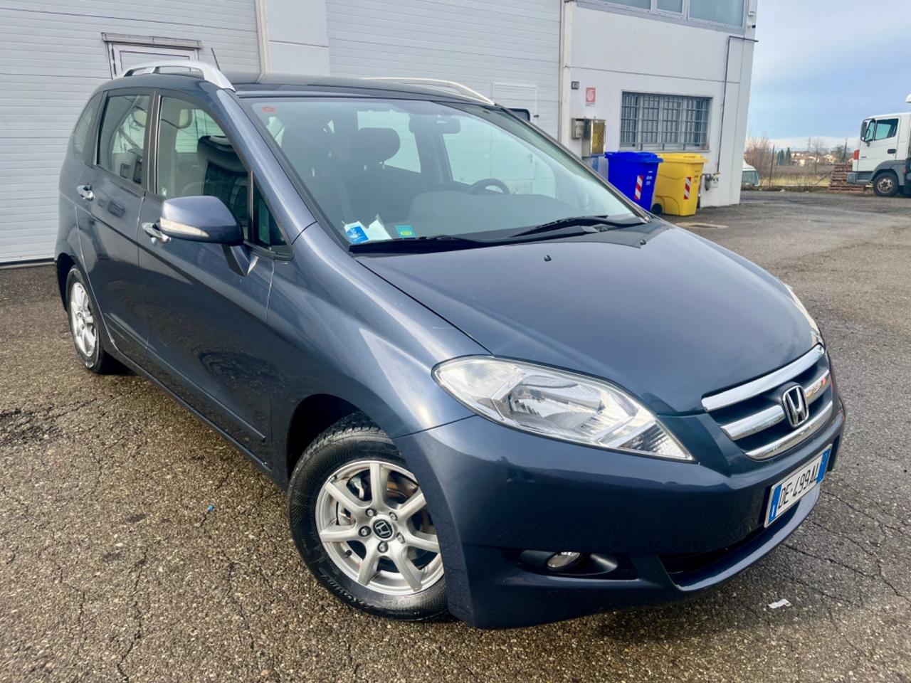 Honda FR-V 1.7benz 2006 124.000km 6posti pefetta