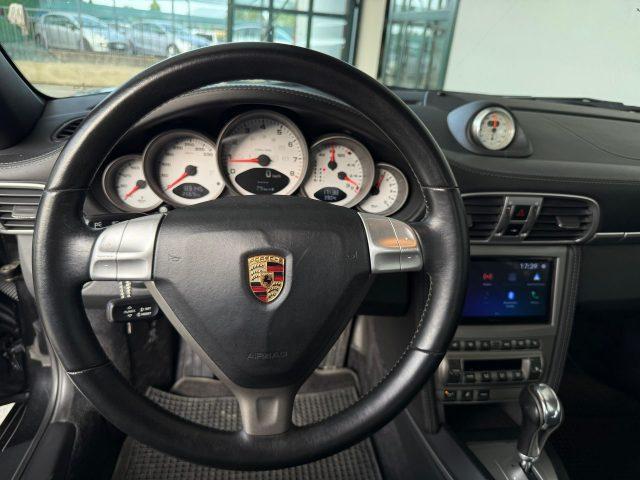 PORSCHE 911 911 Carrera 4 Coupé