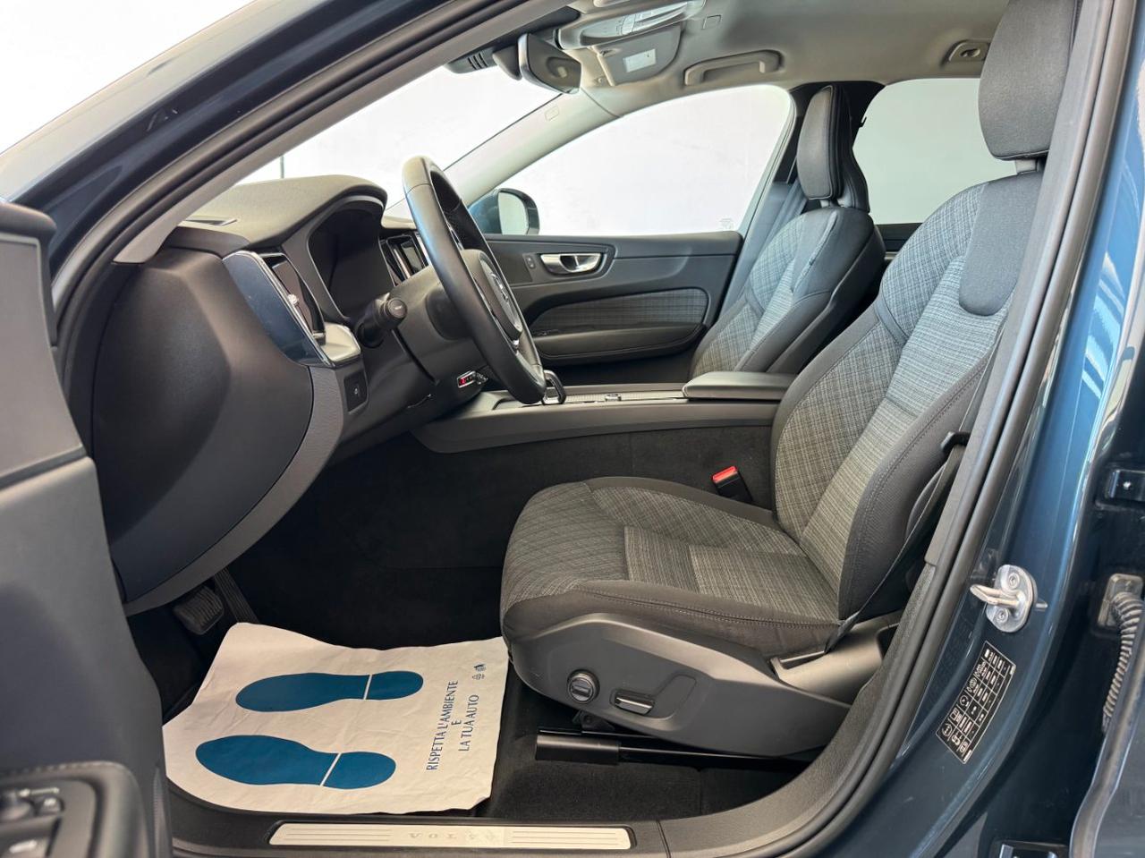 Volvo XC60 2.0 d b4 Mhev Core Bright auto Uniprop
