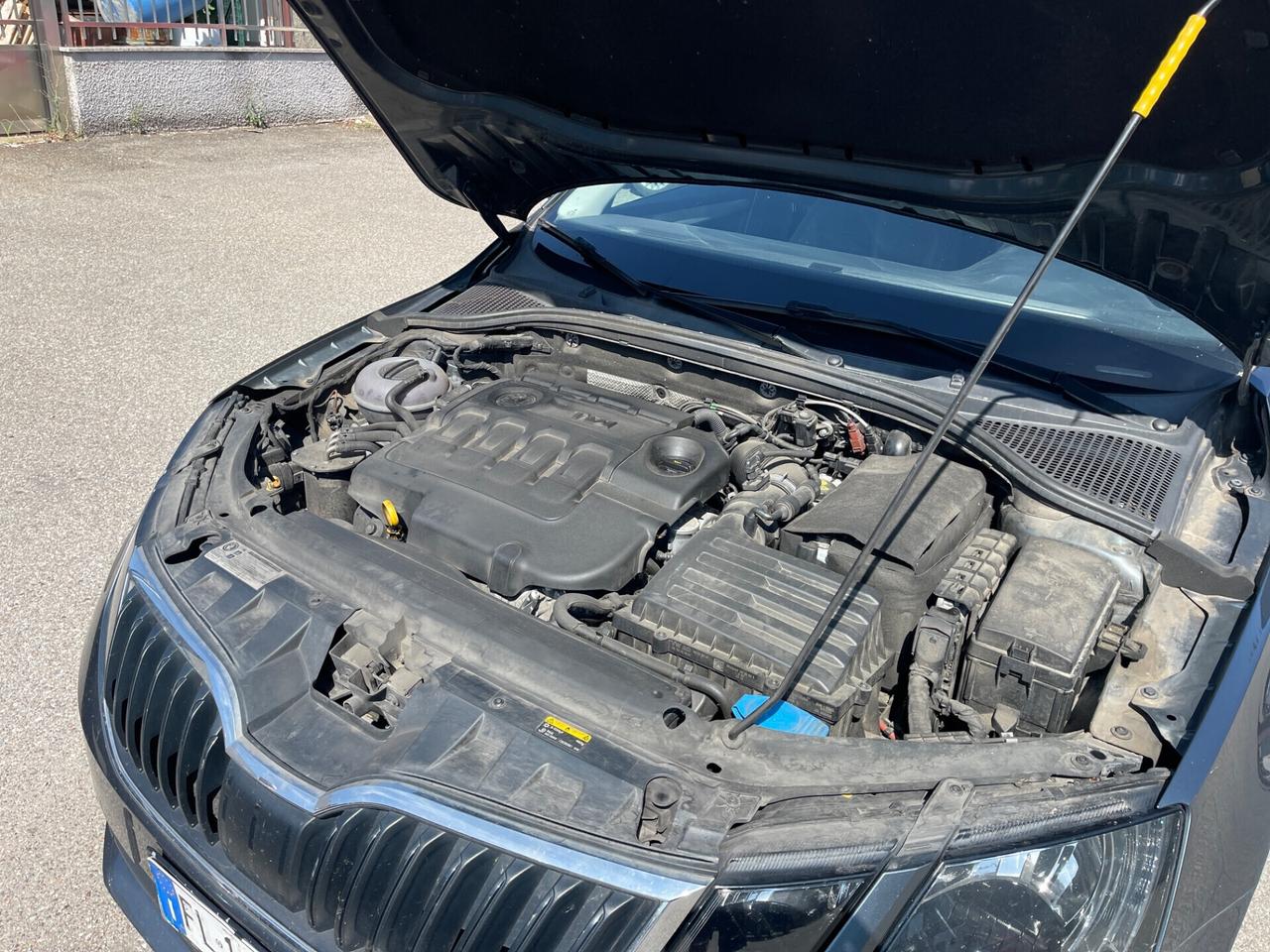 SKODA OCTAVIA-2017-2.0TDI-150CV-DSG-AUTOMATICO