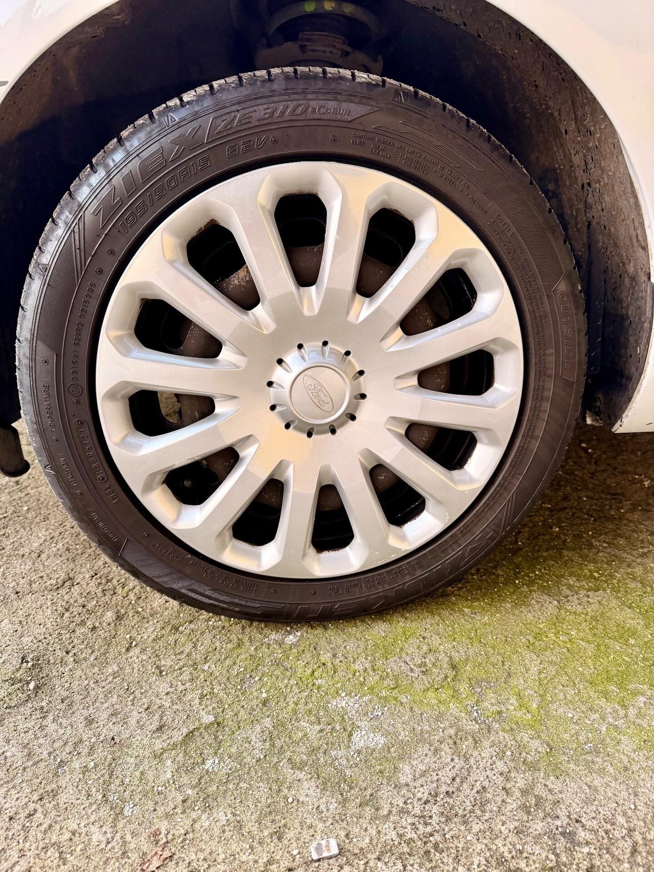 Ford Fiesta 1.2 44kw Titanium OK NEOPATENTATI UNIP