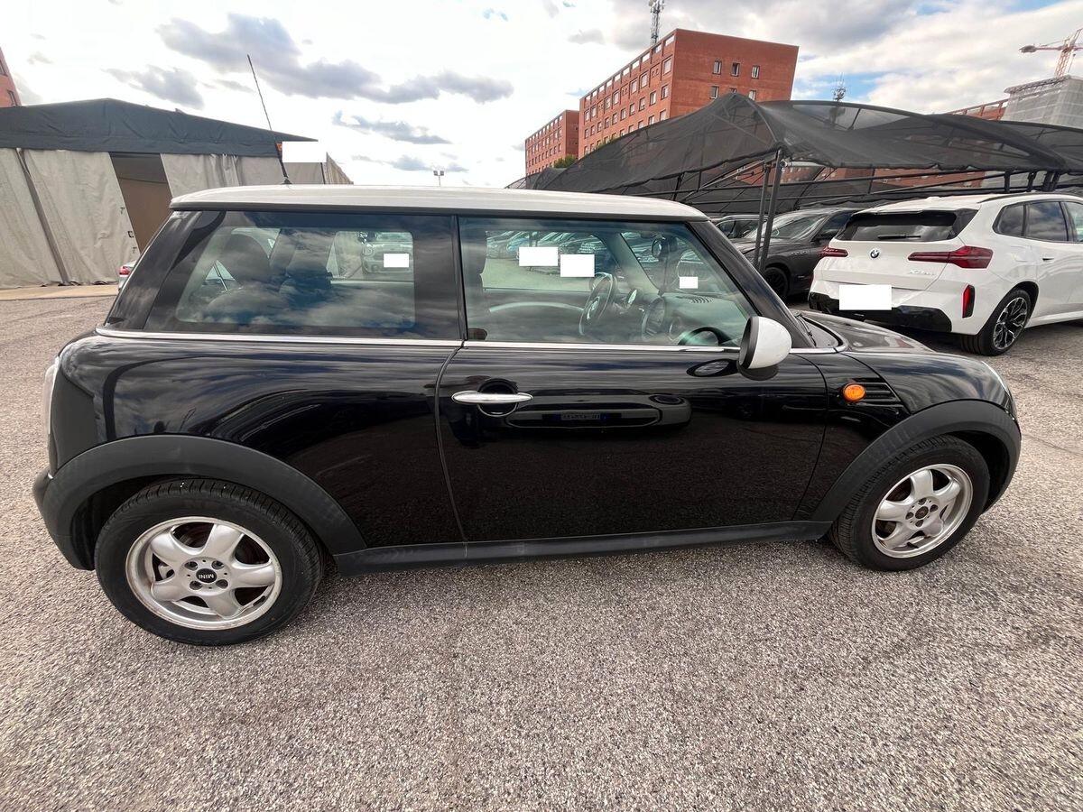 Mini 1.6 16V One (72kW)
