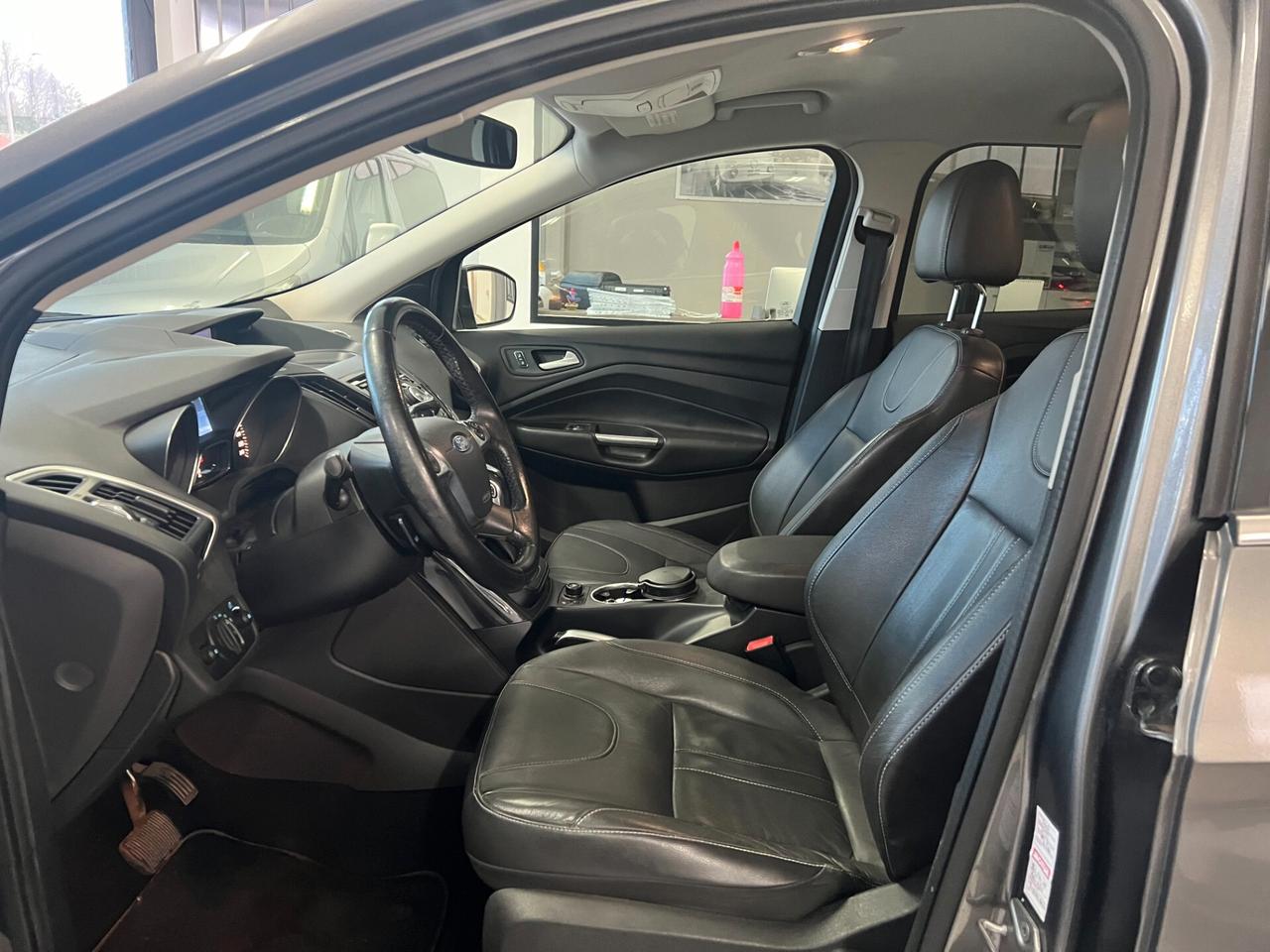 Ford Kuga 2.0 TDCI 163 CV 4WD Powershift Titanium