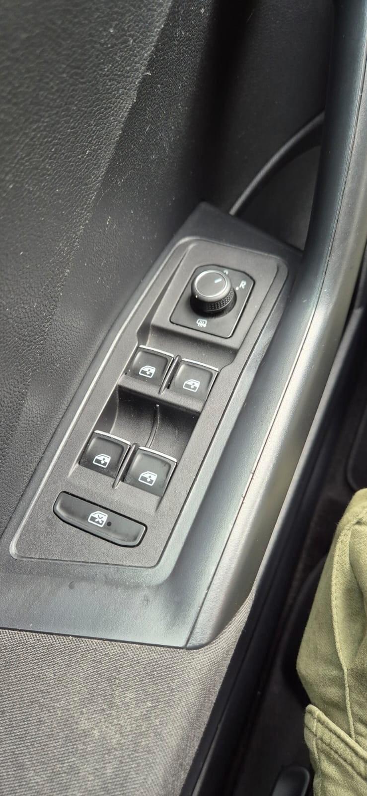 Volkswagen T-Roc 1.6TDI Advan.- 2019-Garanz3anni