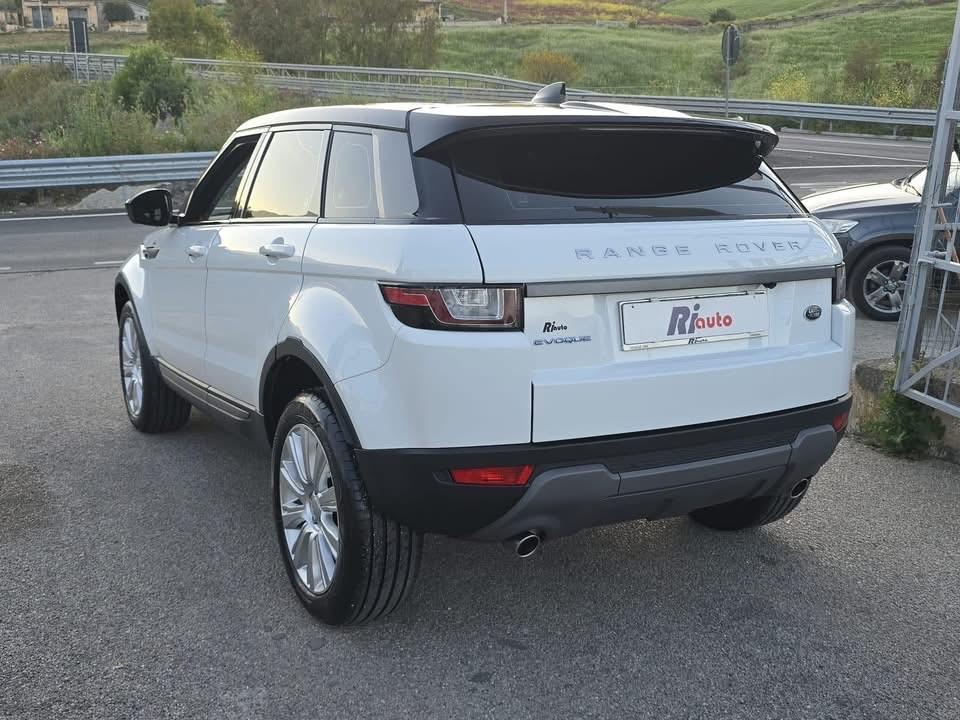 Land Rover Range Rover Evoque Range Rover Evoque 2.0 eD4 5p. Urban Attitude Edition