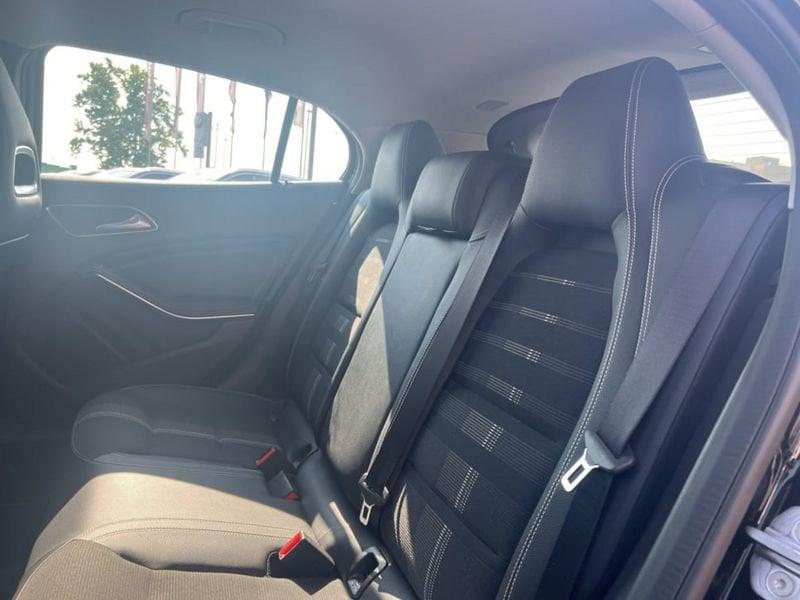 Mercedes-Benz GLA 180 SPORT AUTO