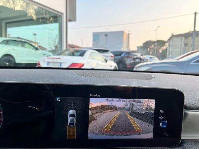 MERCEDES-BENZ A 200 Automatic Premium AMG Sedan