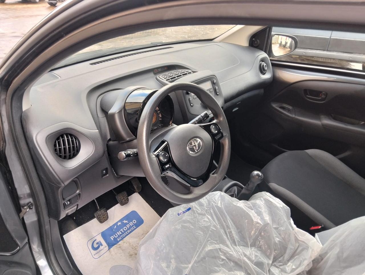 Toyota Aygo Connect 1.0 VVT-i 72 CV 5 porte x-play