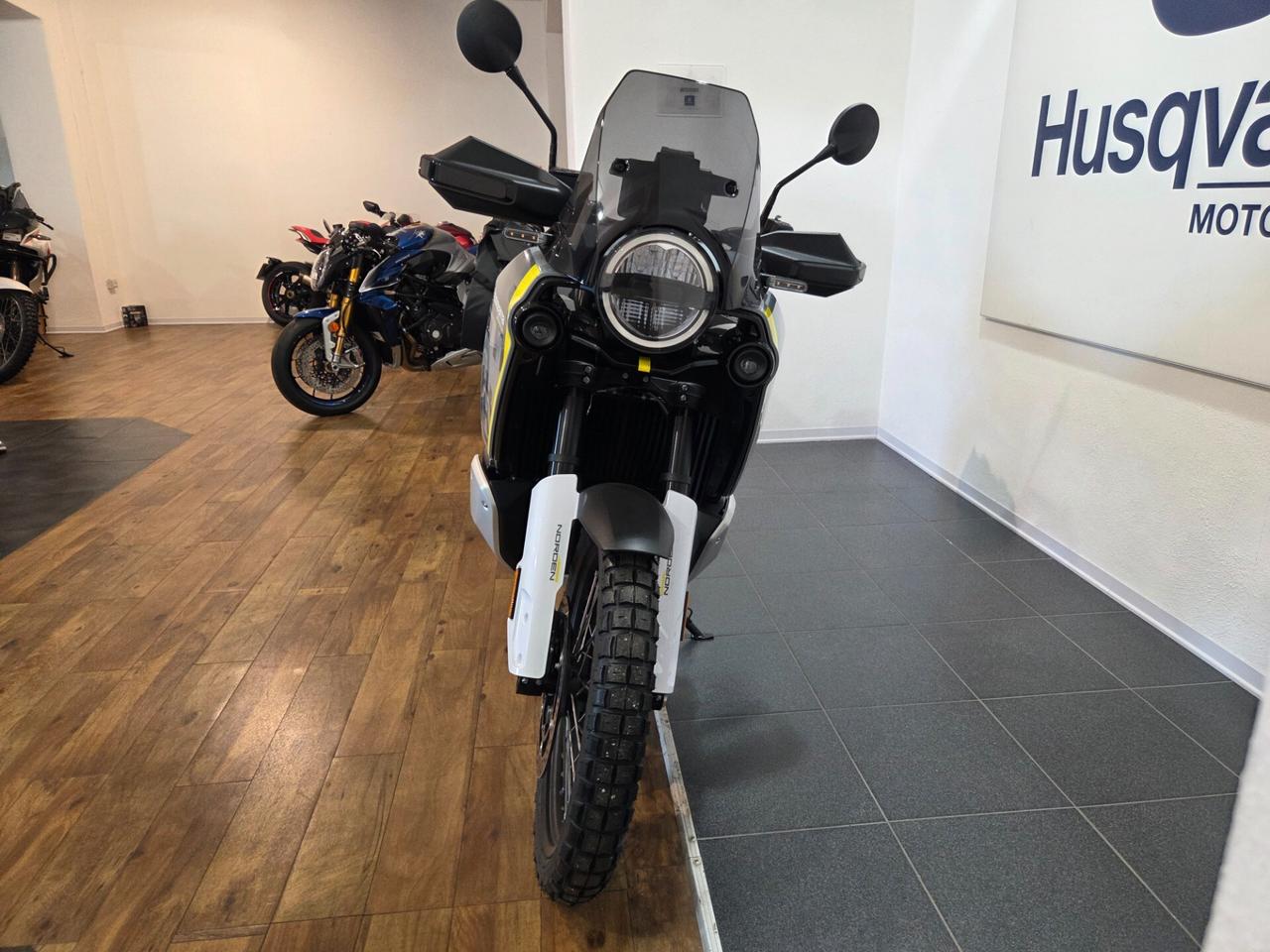 Husqvarna Norden 901 Borse e Cavalletto Centrale