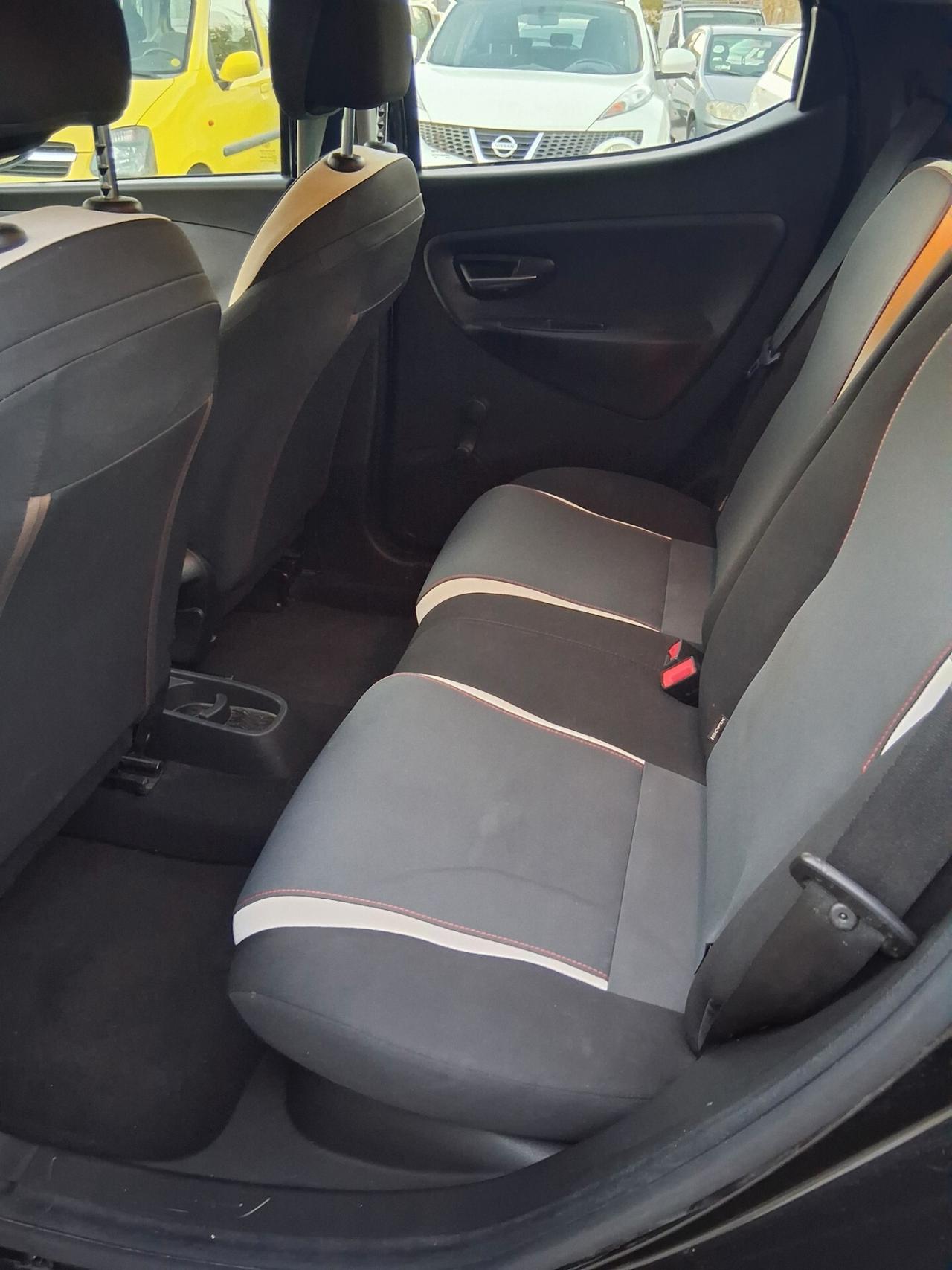 Lancia Ypsilon 0.9 TwinAir 85 CV 5 porte Metano Ecochic Gold