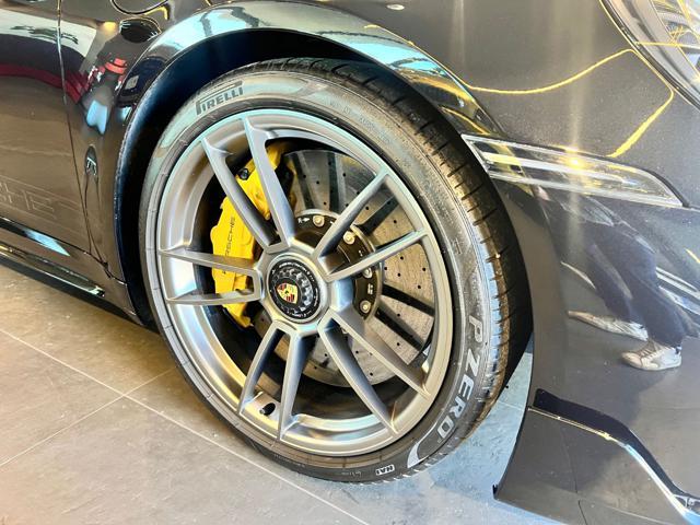 PORSCHE 911 Turbo S Coupé SOLLEVATORE-TETTO IN CARBONIO