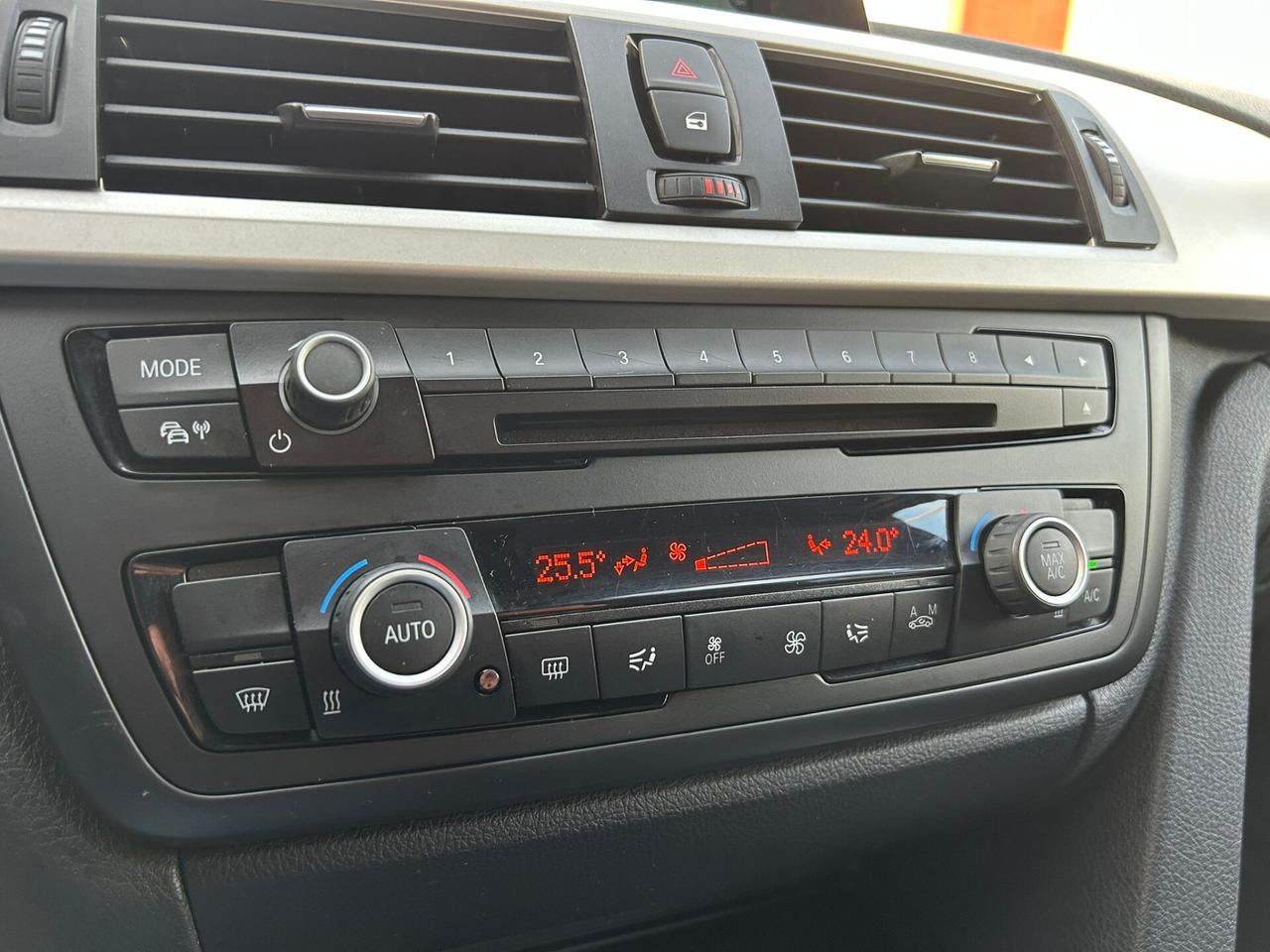 Bmw 318d 2.0 143Cv TOURING XDRIVE NAVI-2015