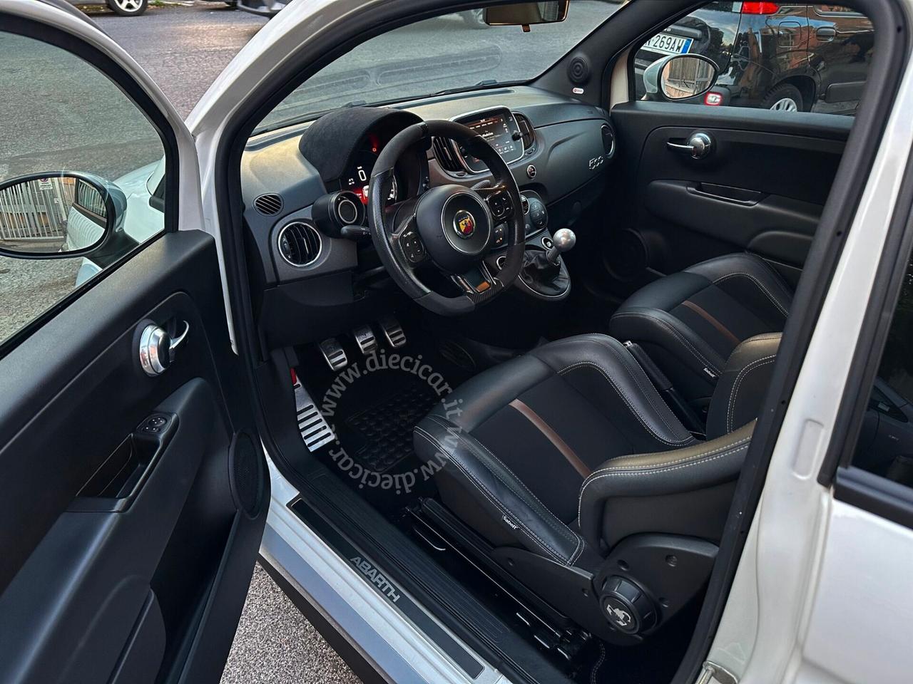 Abarth 695 1.4 Turbo T-Jet 180 CV 70° XENO NAVI SABELT UNIPRO