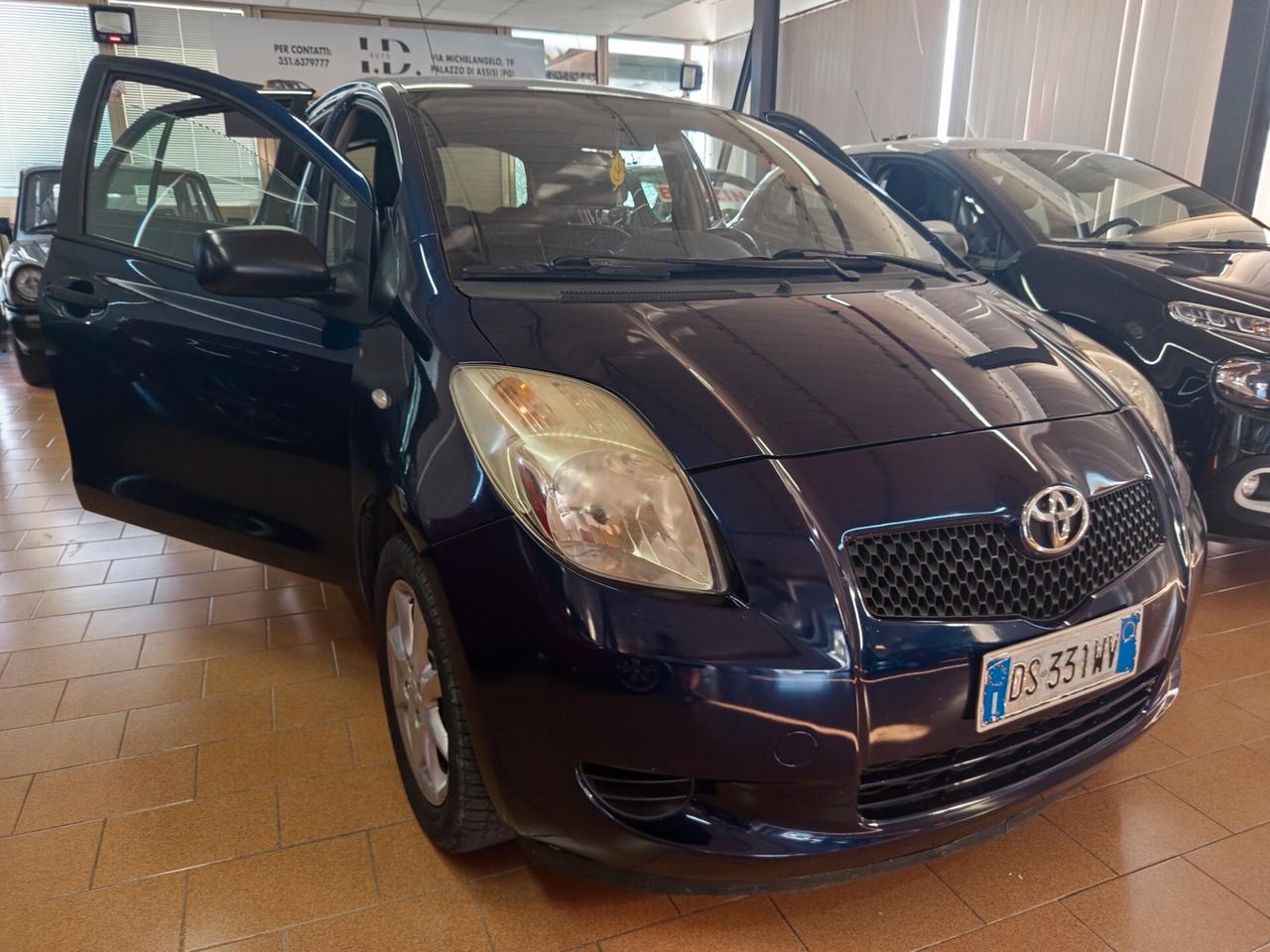 Toyota Yaris 1.0 5 porte, 126 Mila chilometri ok neopatentati